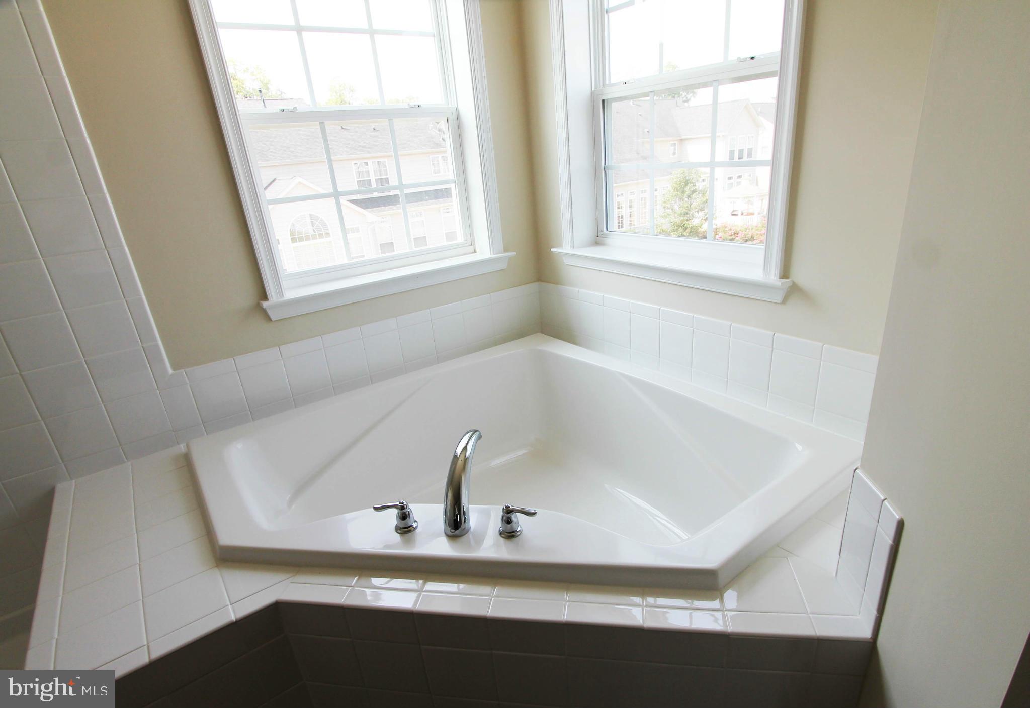 WASHINGTON TRAIL - Residential