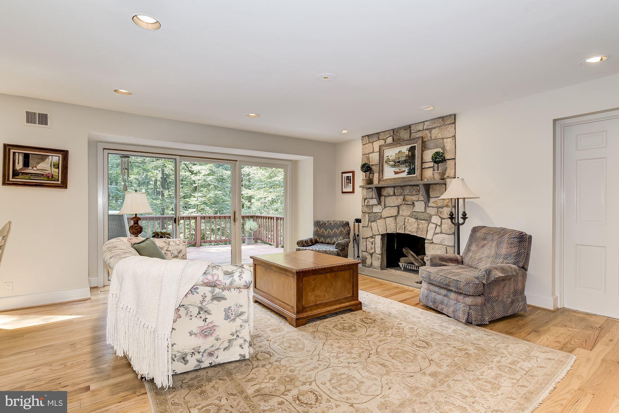 POTOMAC OUTSIDE - Residential