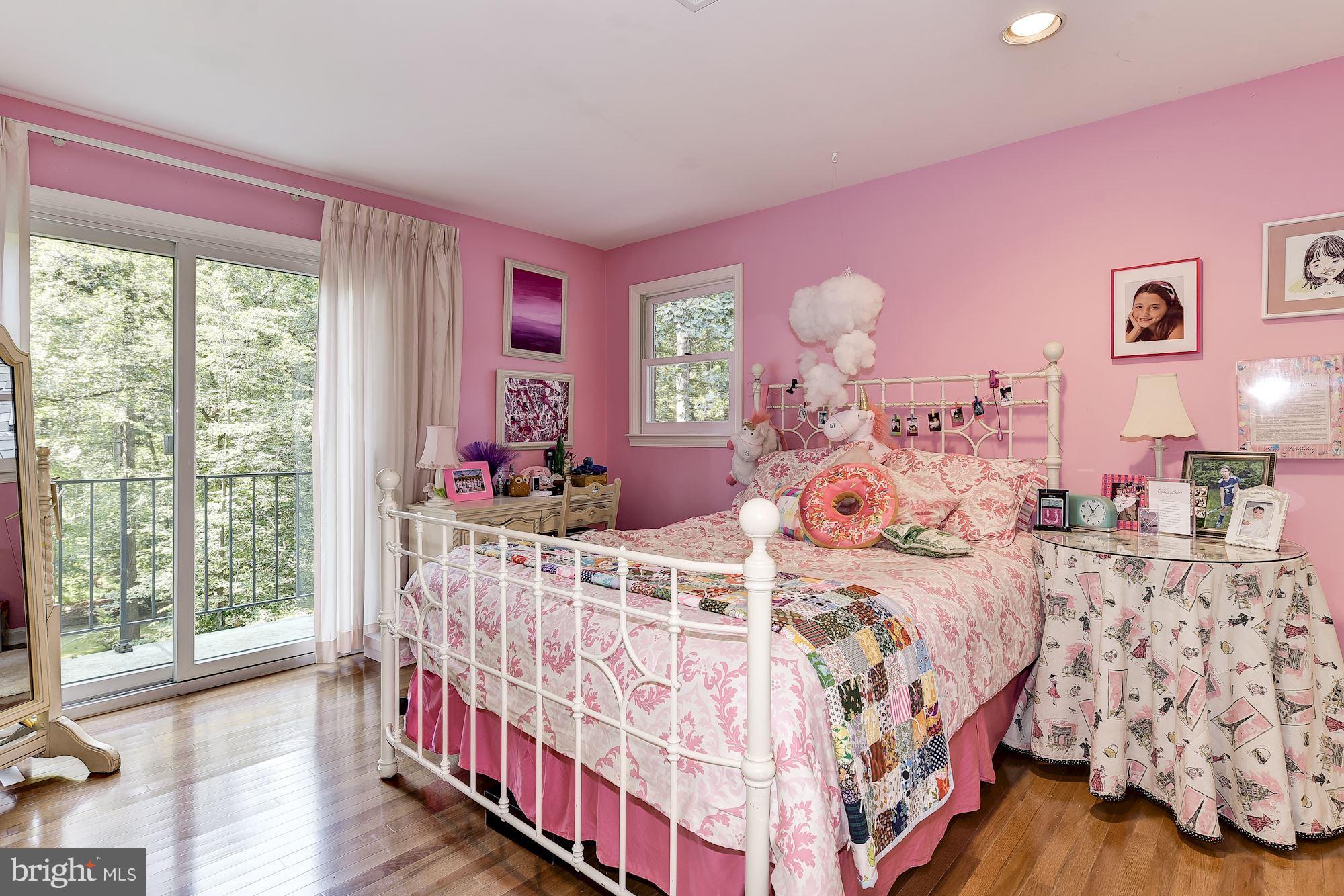 POTOMAC OUTSIDE - Residential