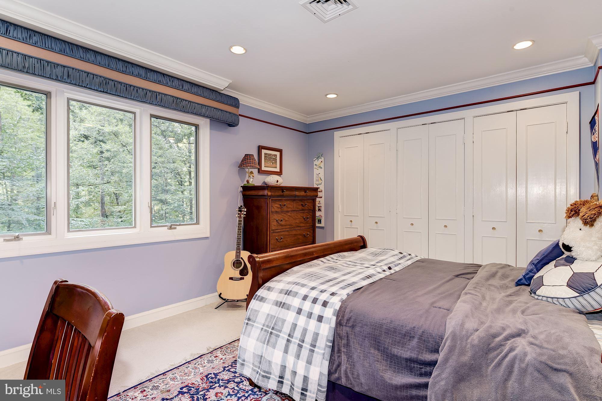 POTOMAC OUTSIDE - Residential