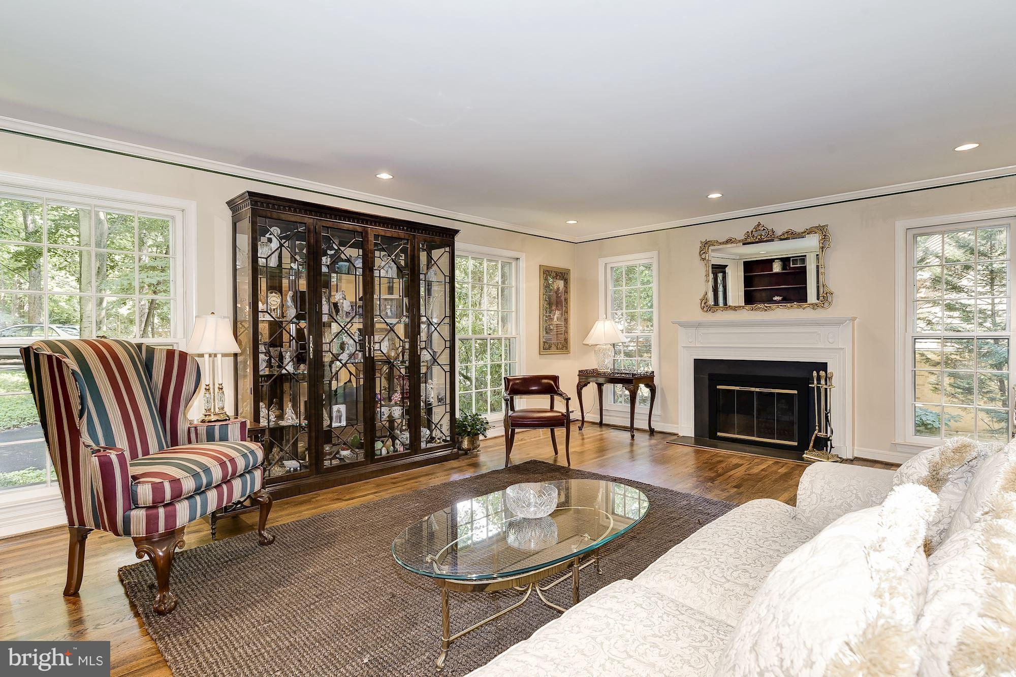 POTOMAC OUTSIDE - Residential