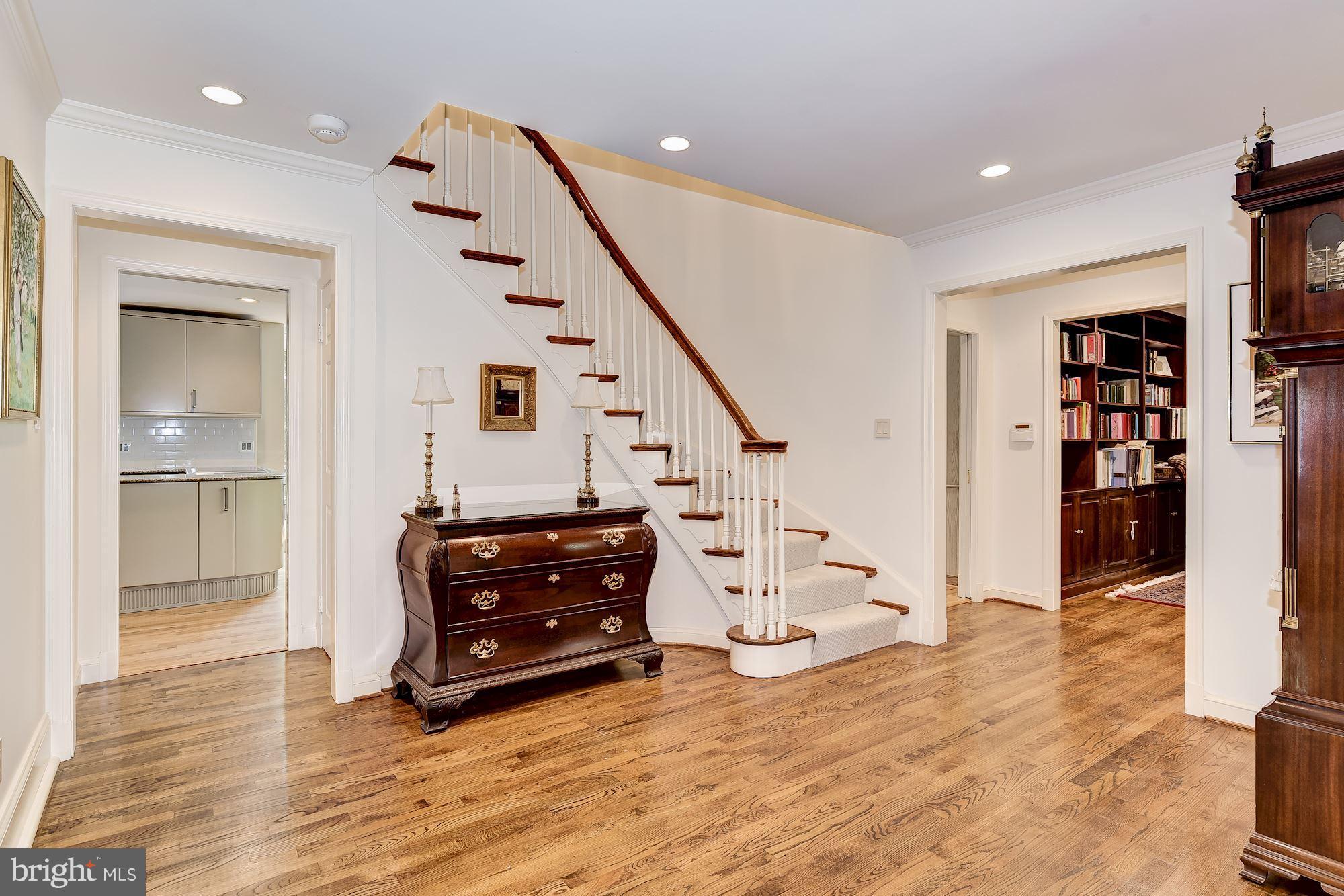 POTOMAC OUTSIDE - Residential