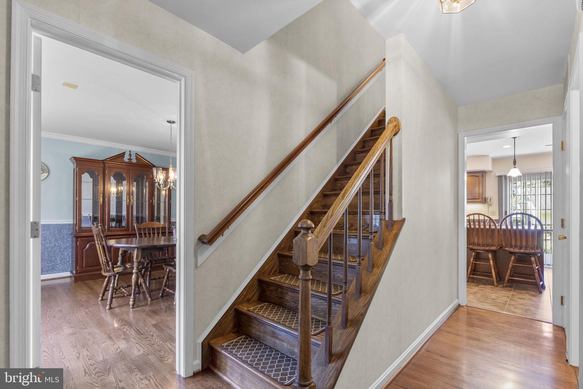 205 OAKMANOR WAY