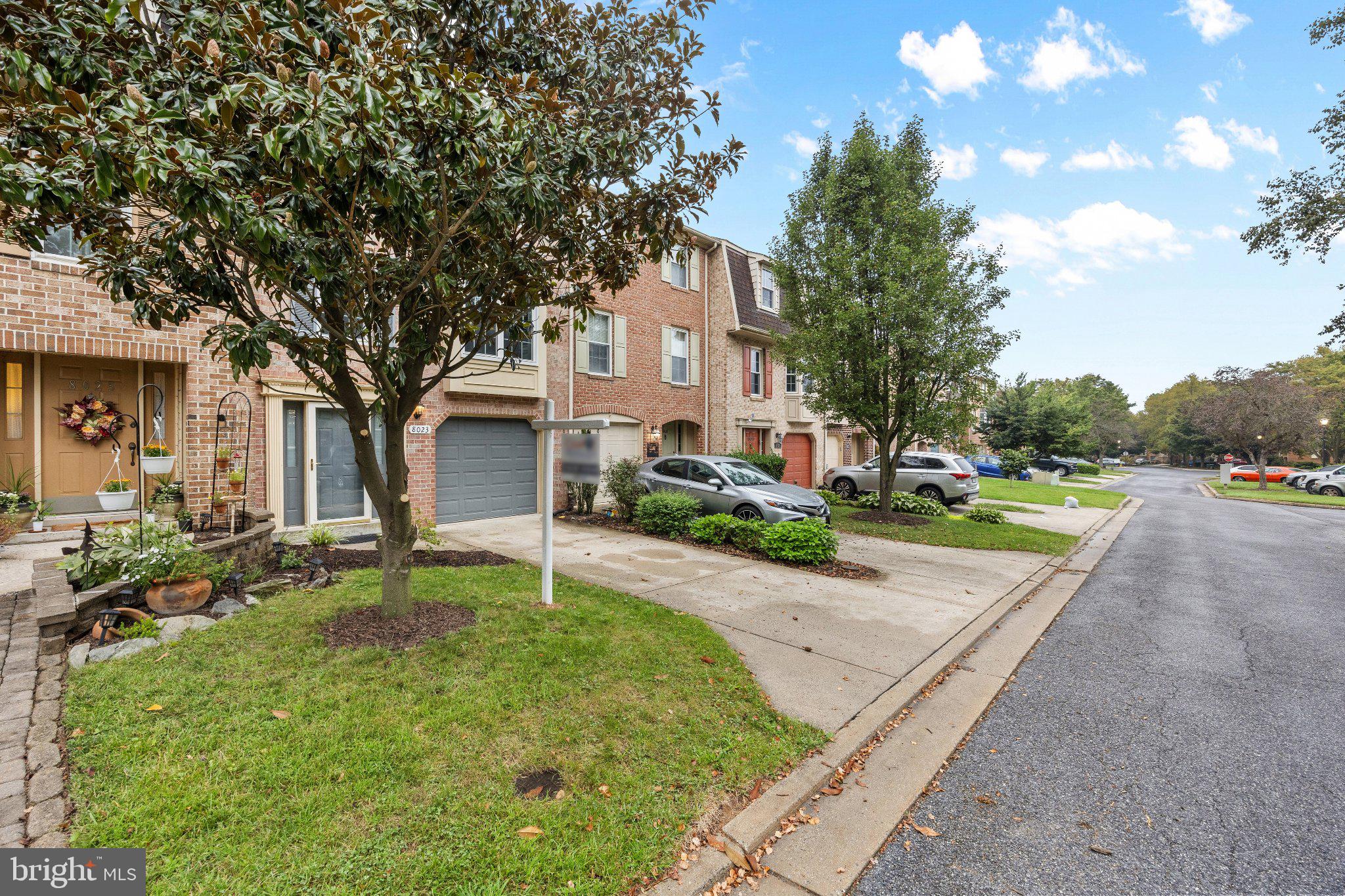 8023 BROKEN REED COURT