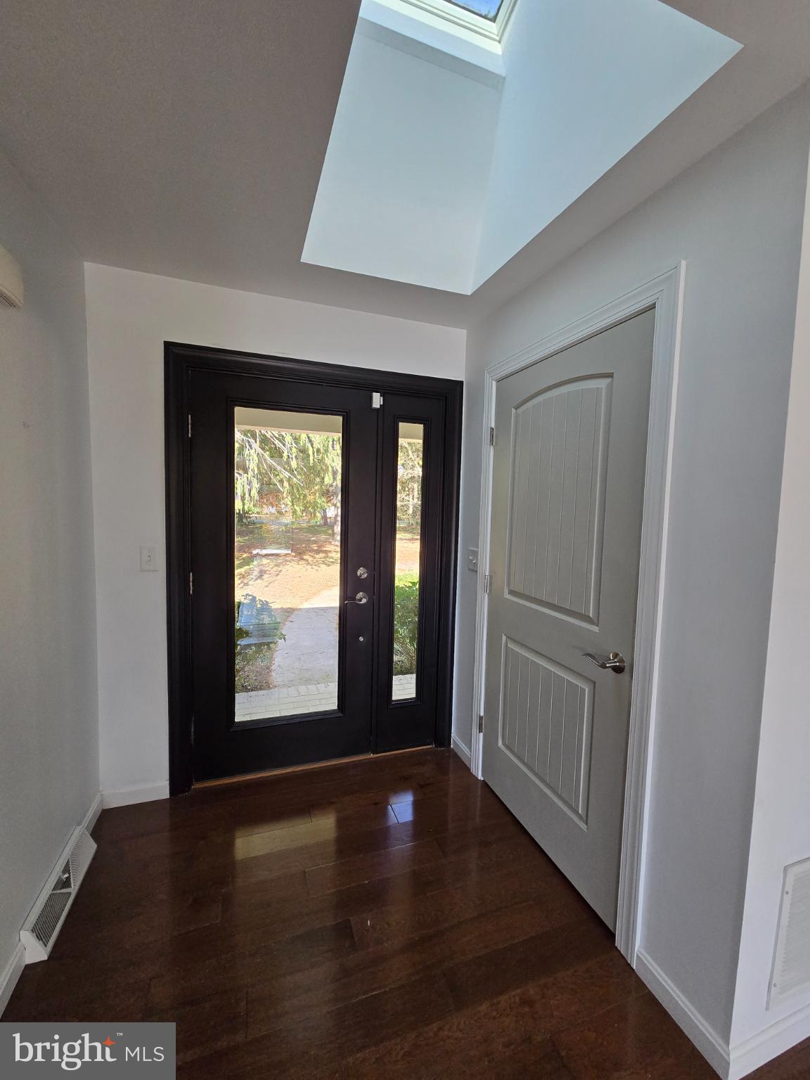 708 MEADOW BROOK LANE