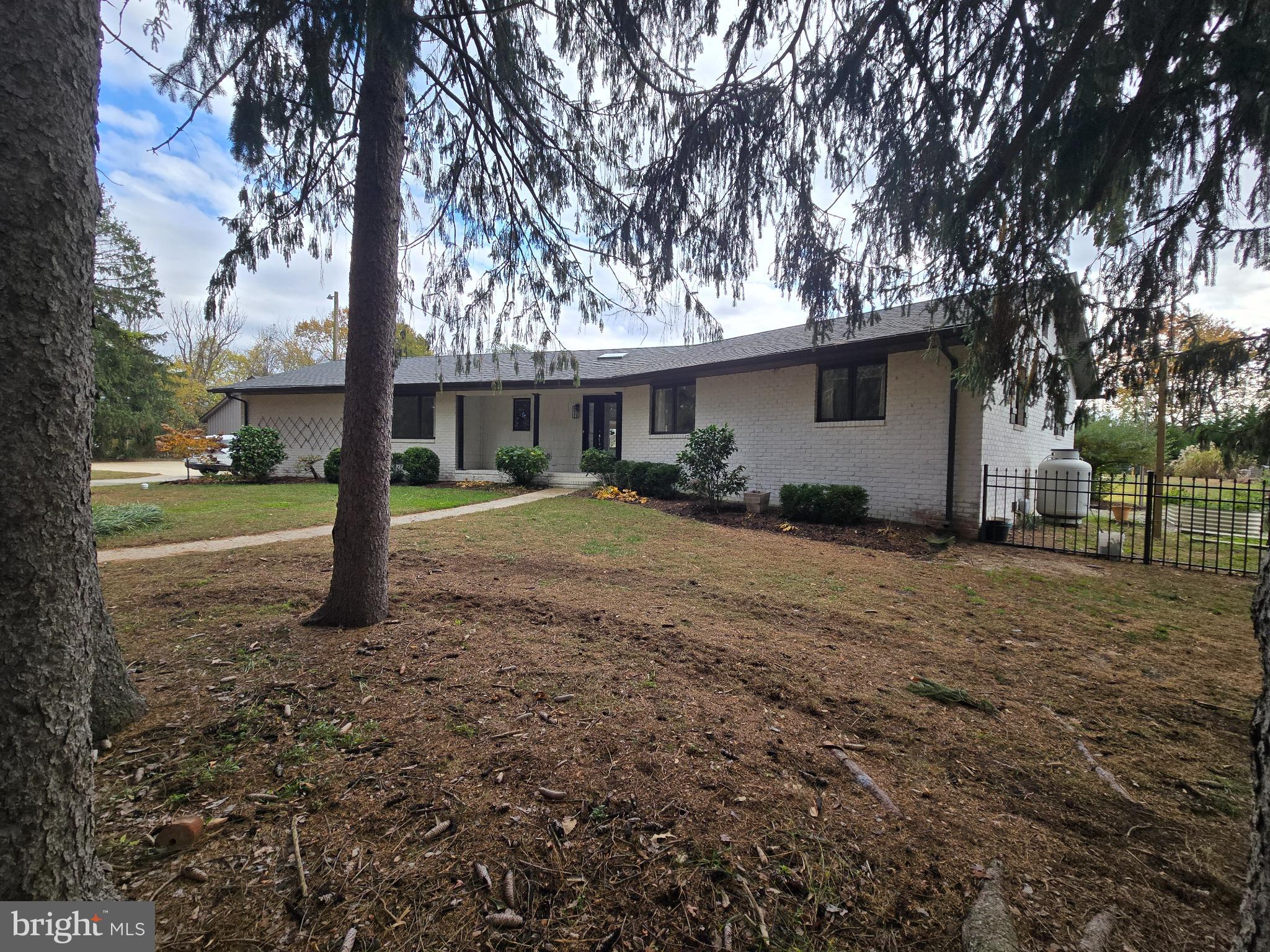 708 MEADOW BROOK LANE