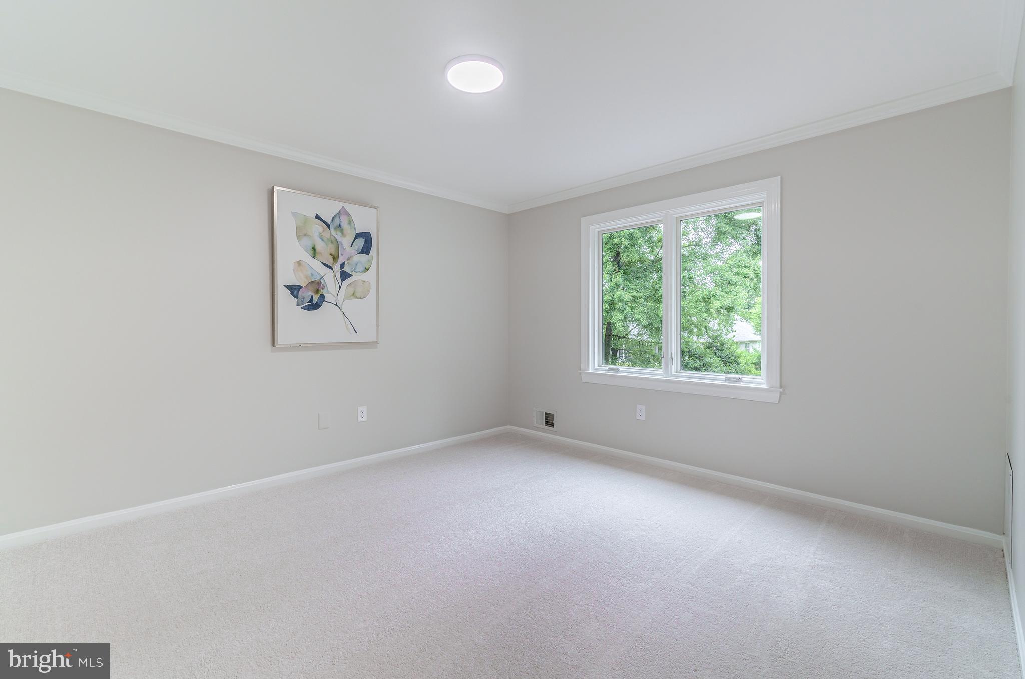 HOLLY KNOLL - Residential