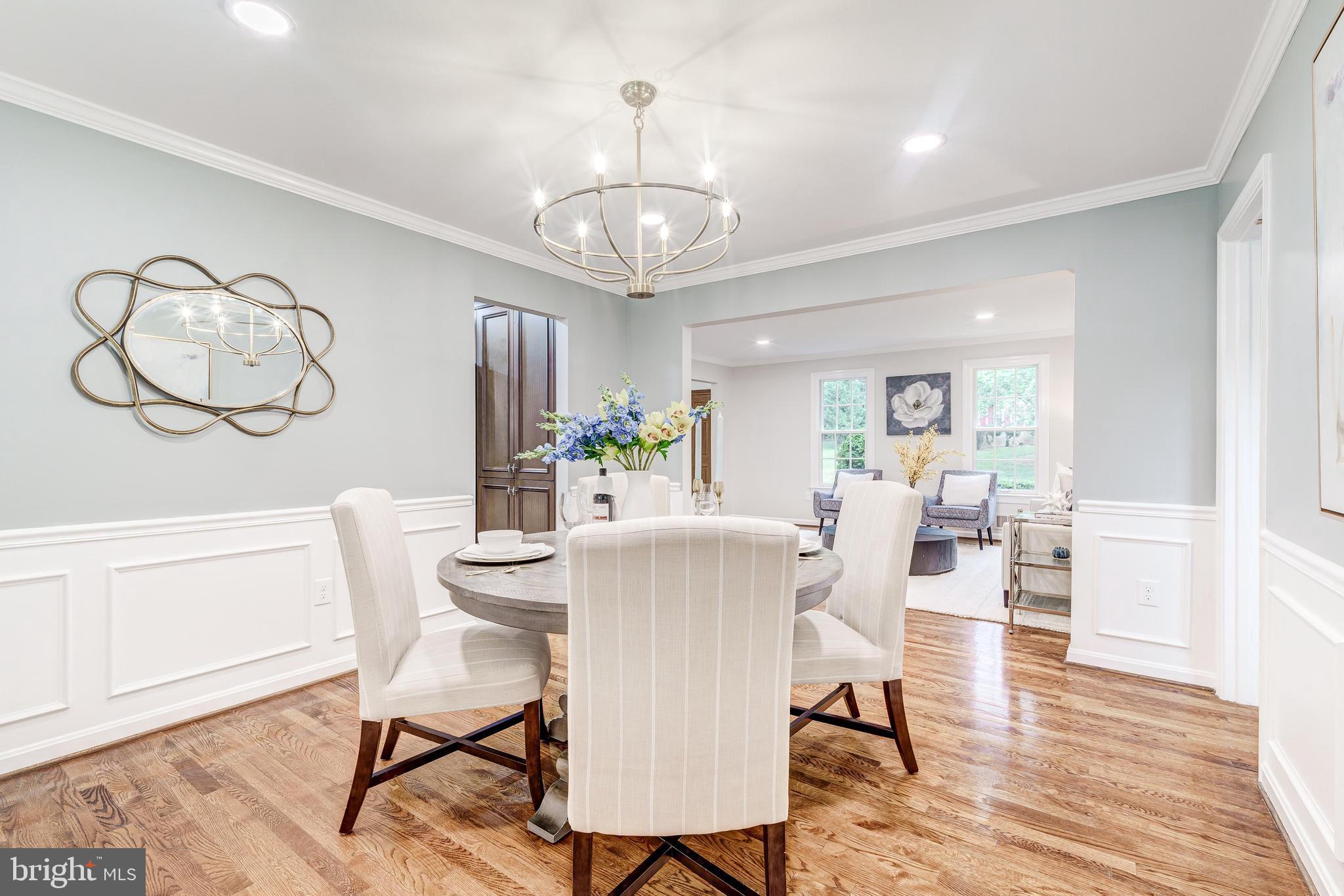 HOLLY KNOLL - Residential