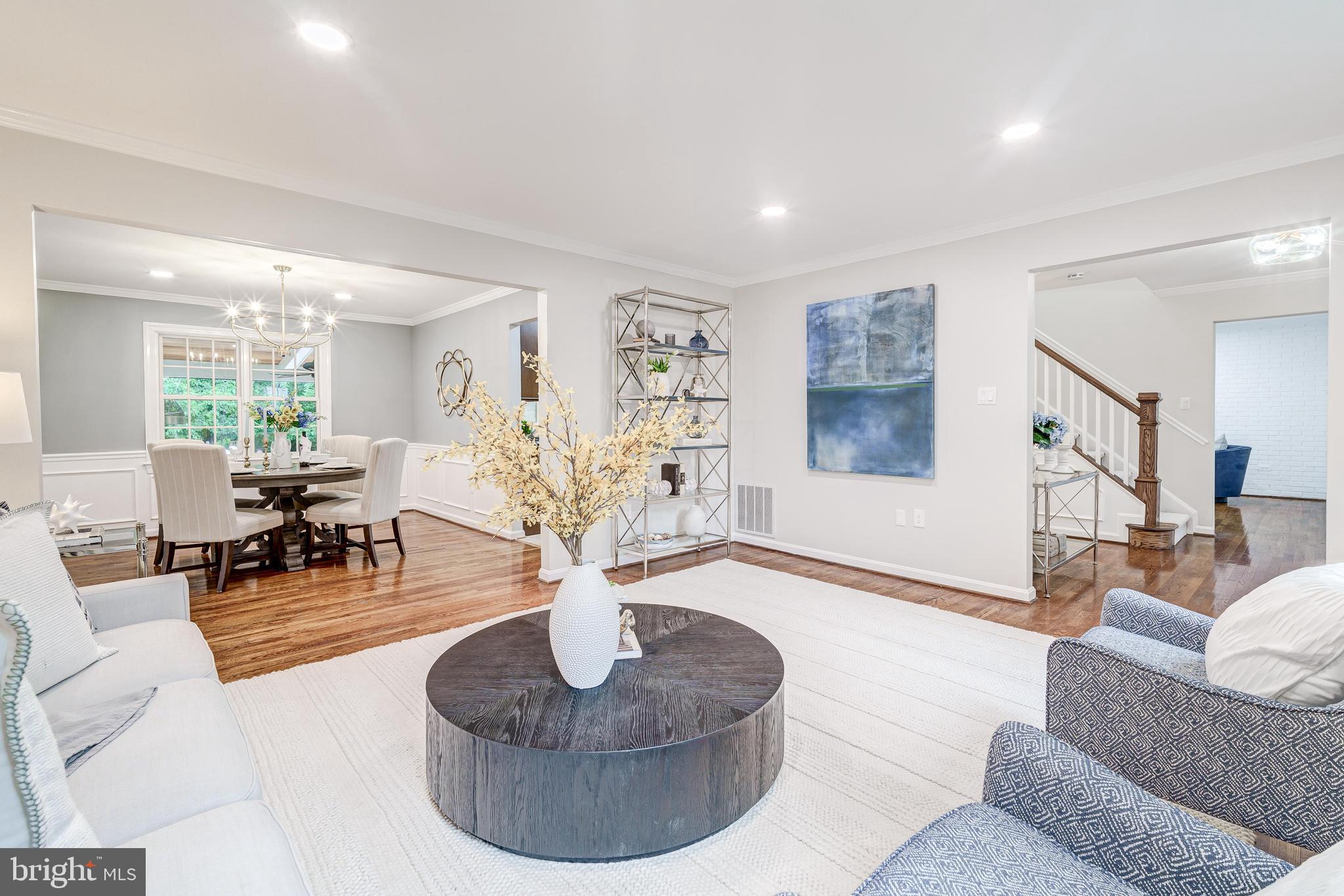 HOLLY KNOLL - Residential