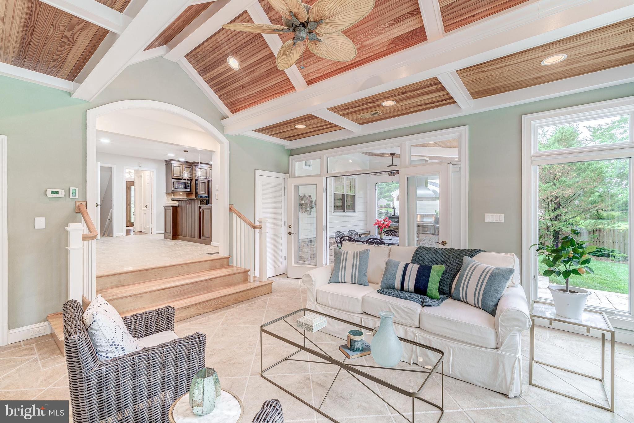 HOLLY KNOLL - Residential