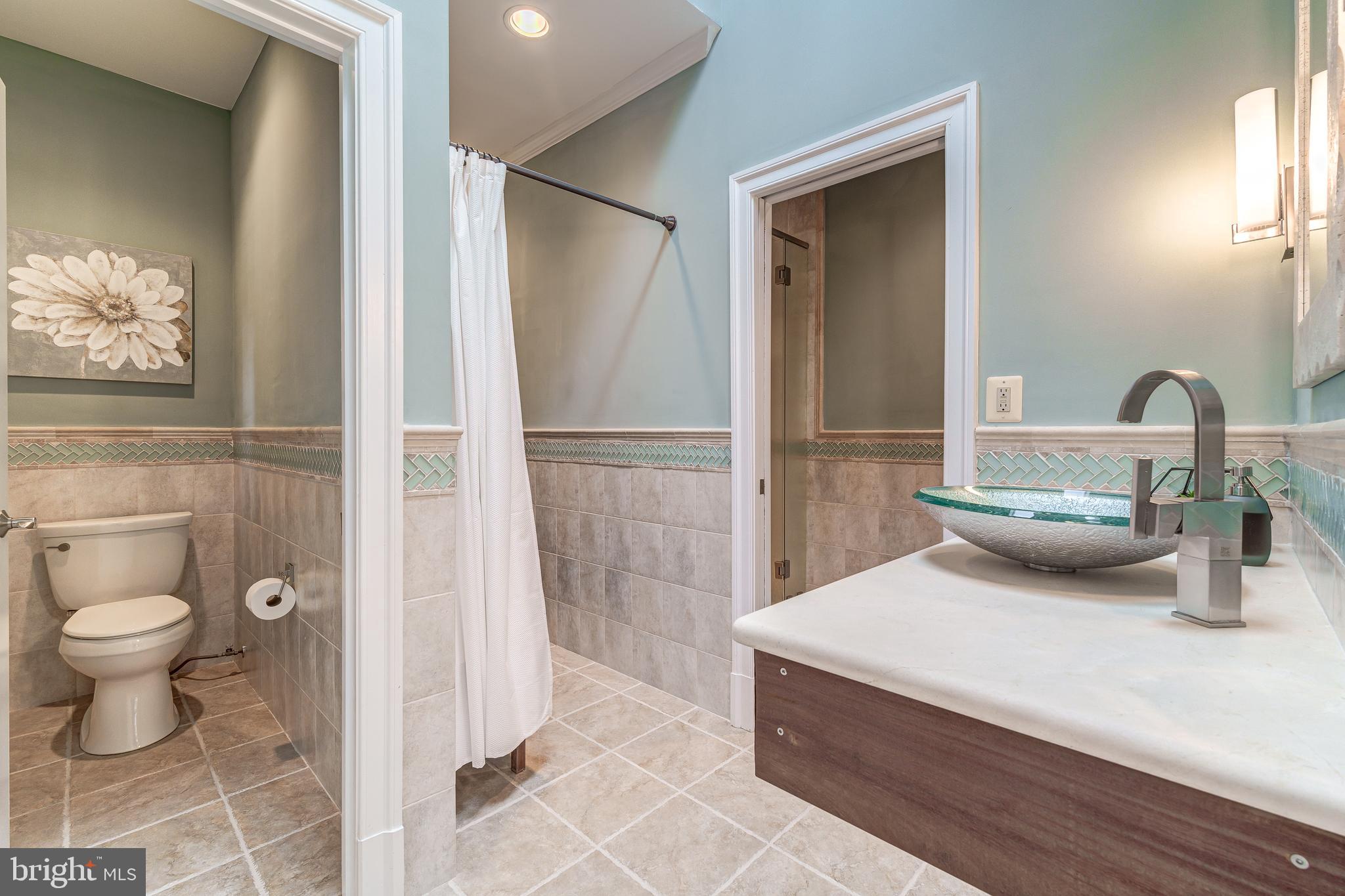 HOLLY KNOLL - Residential