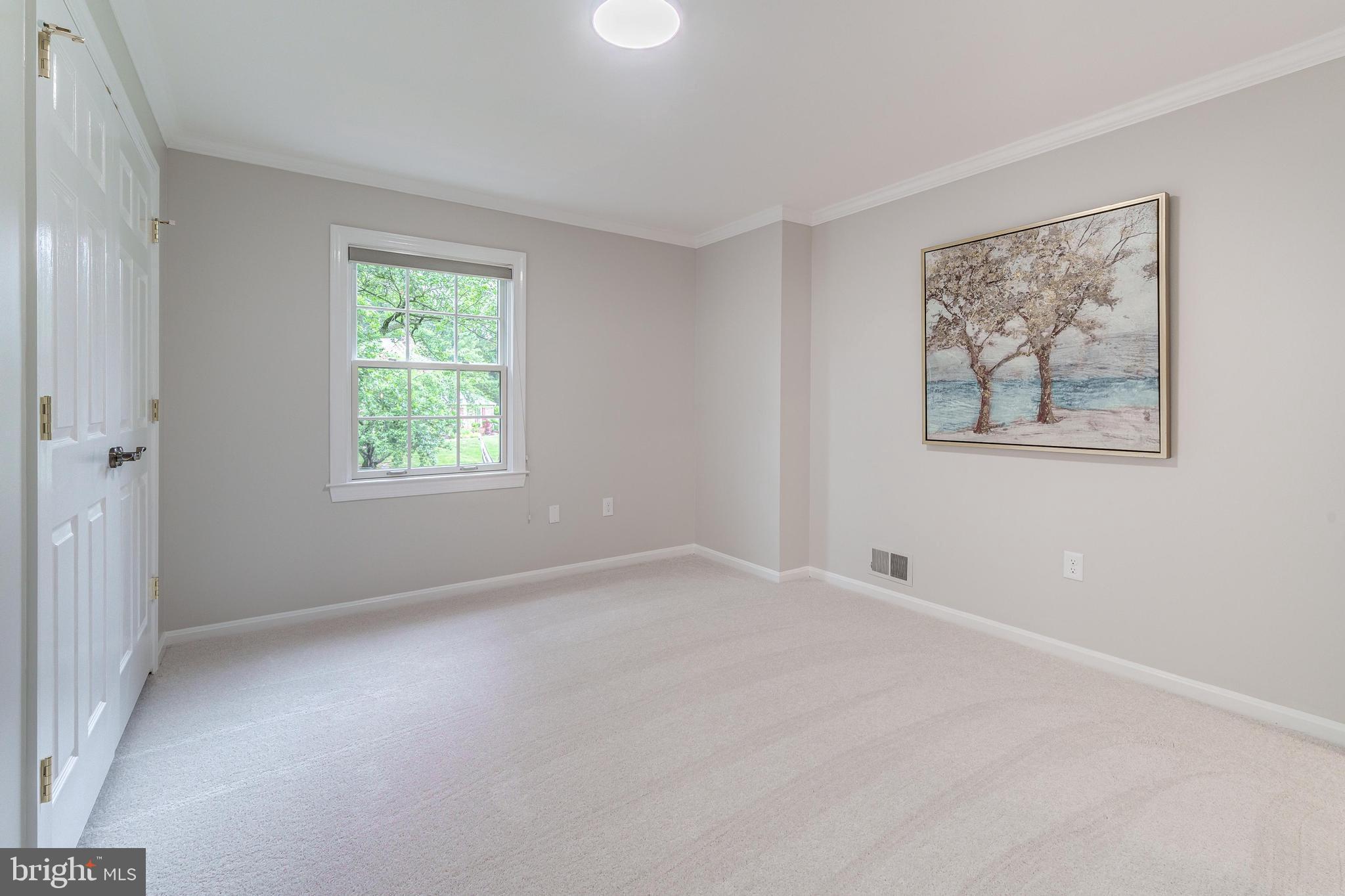 HOLLY KNOLL - Residential