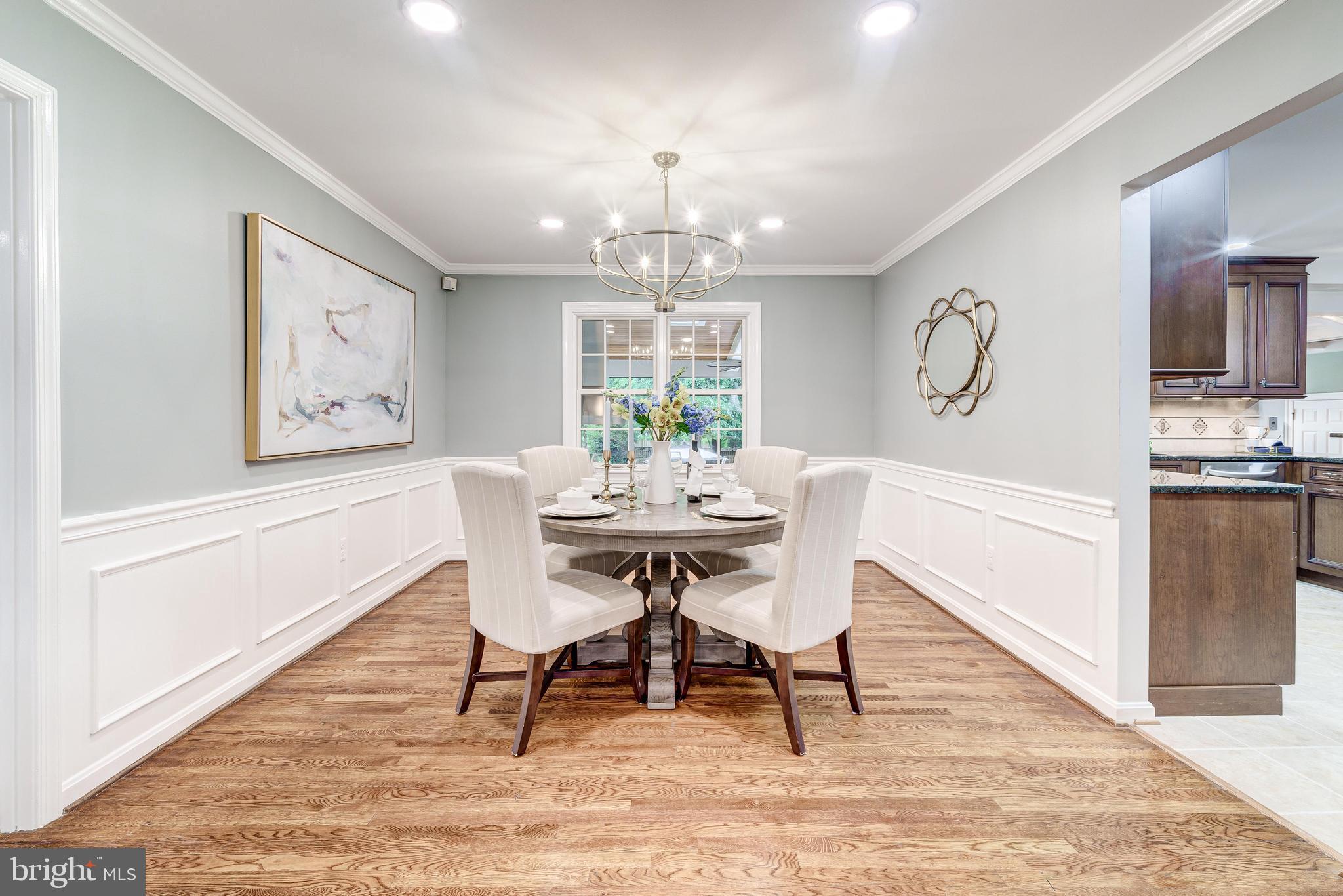 HOLLY KNOLL - Residential