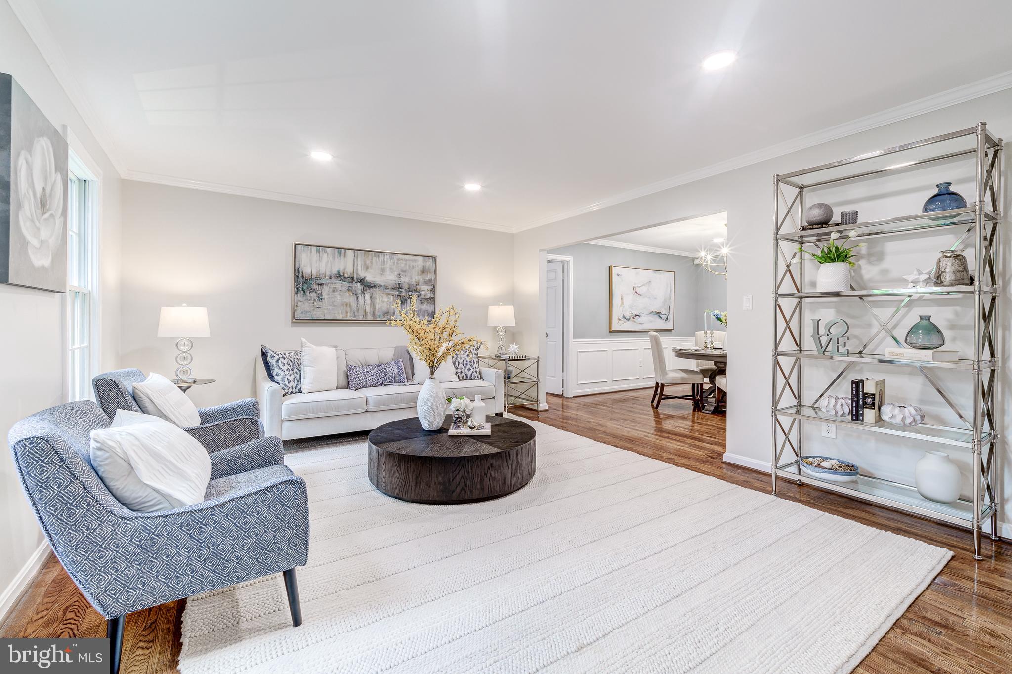 HOLLY KNOLL - Residential