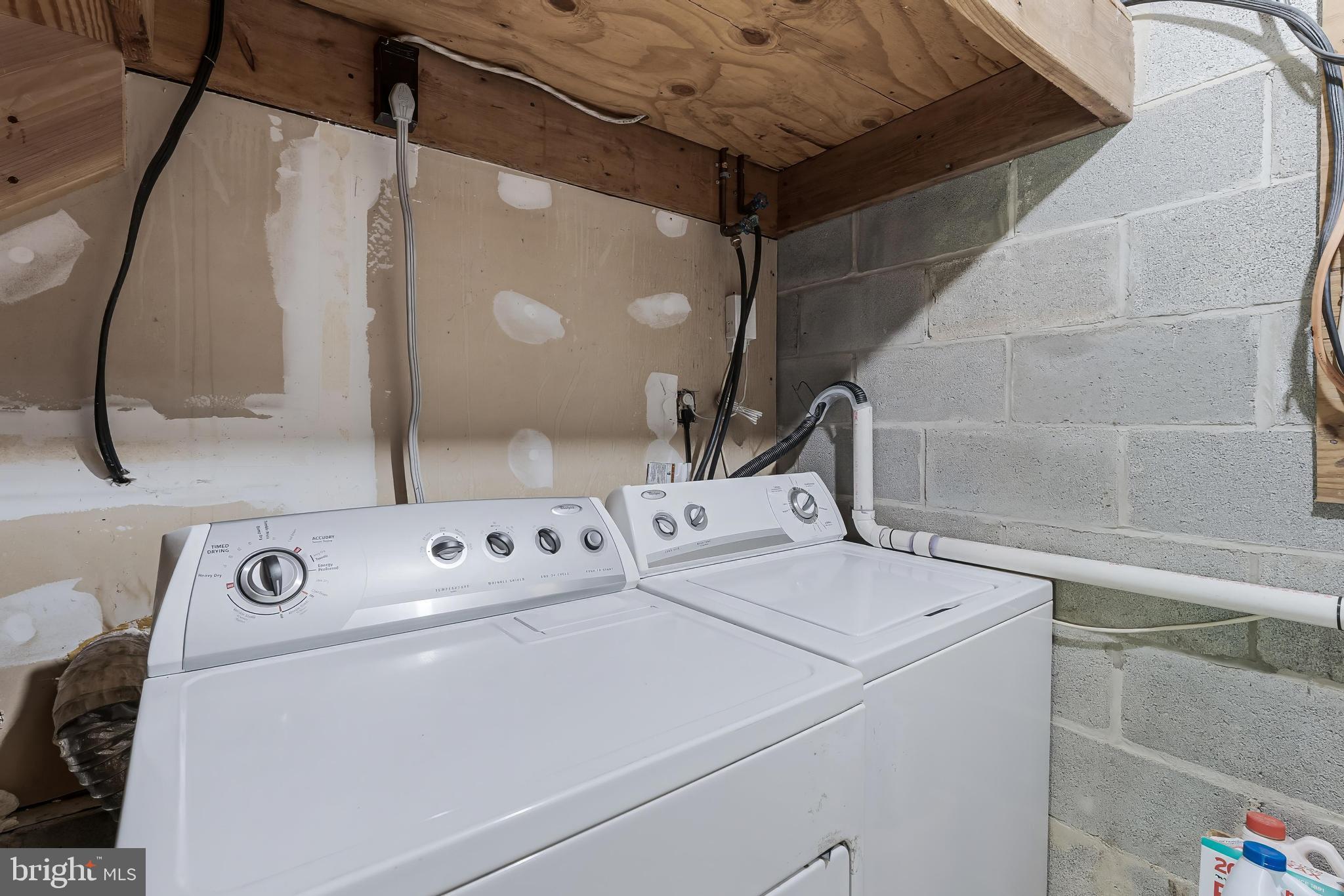 LAKE JACKSON - Residential