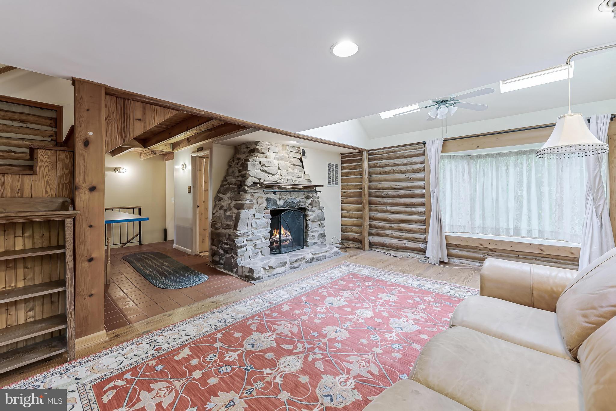 LAKE JACKSON - Residential