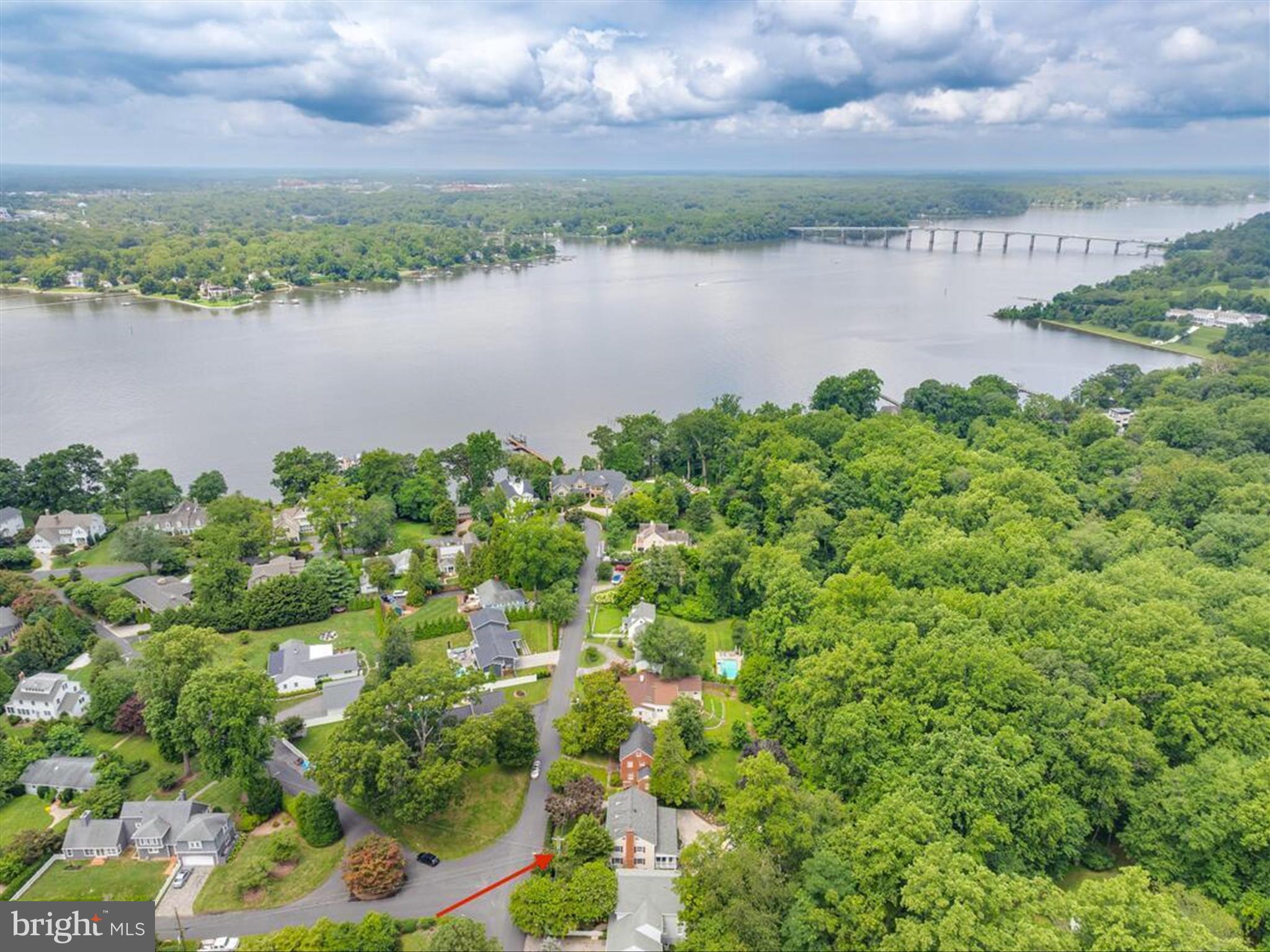 PENDENNIS MOUNT - Residential