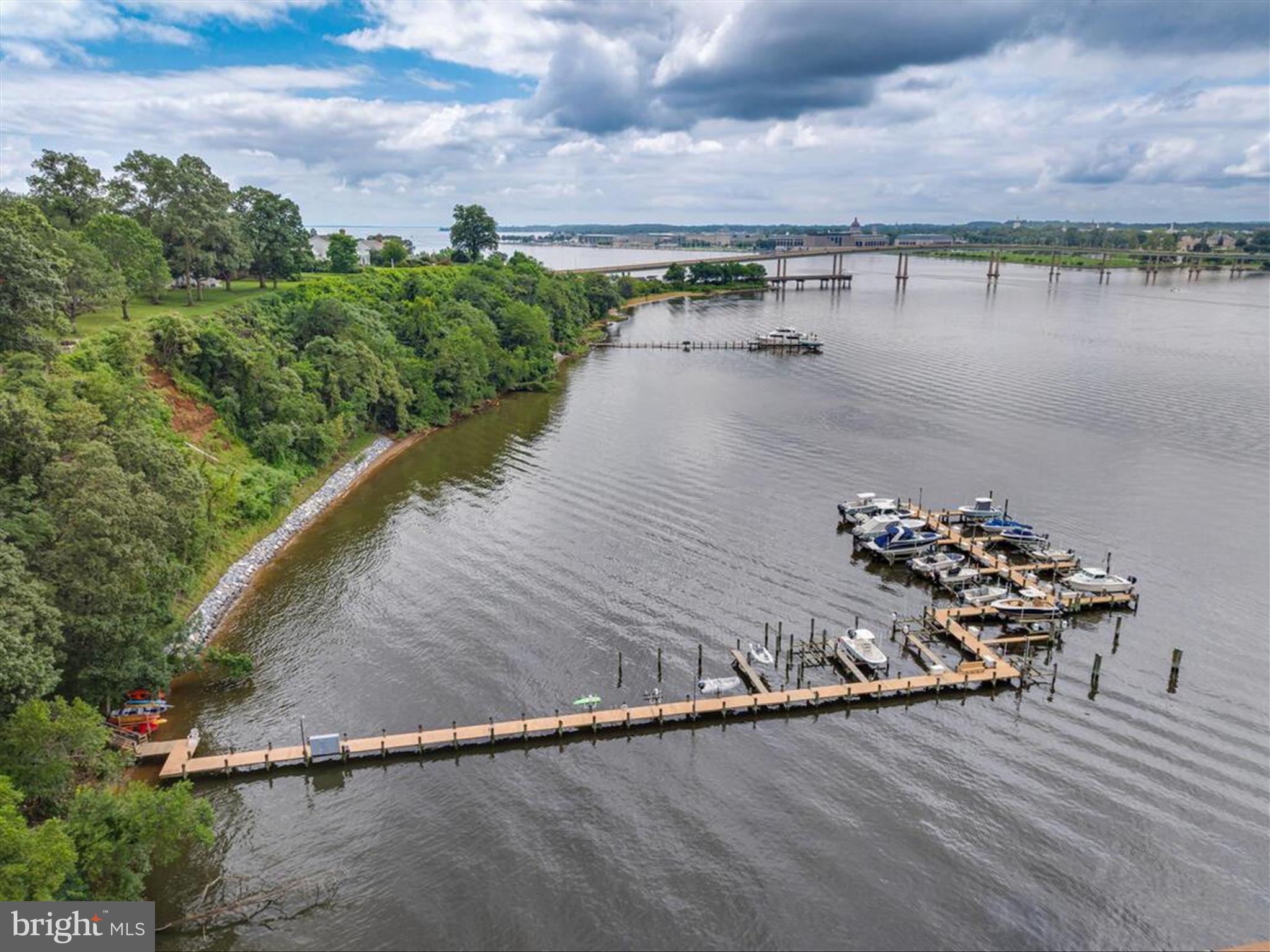 PENDENNIS MOUNT - Residential