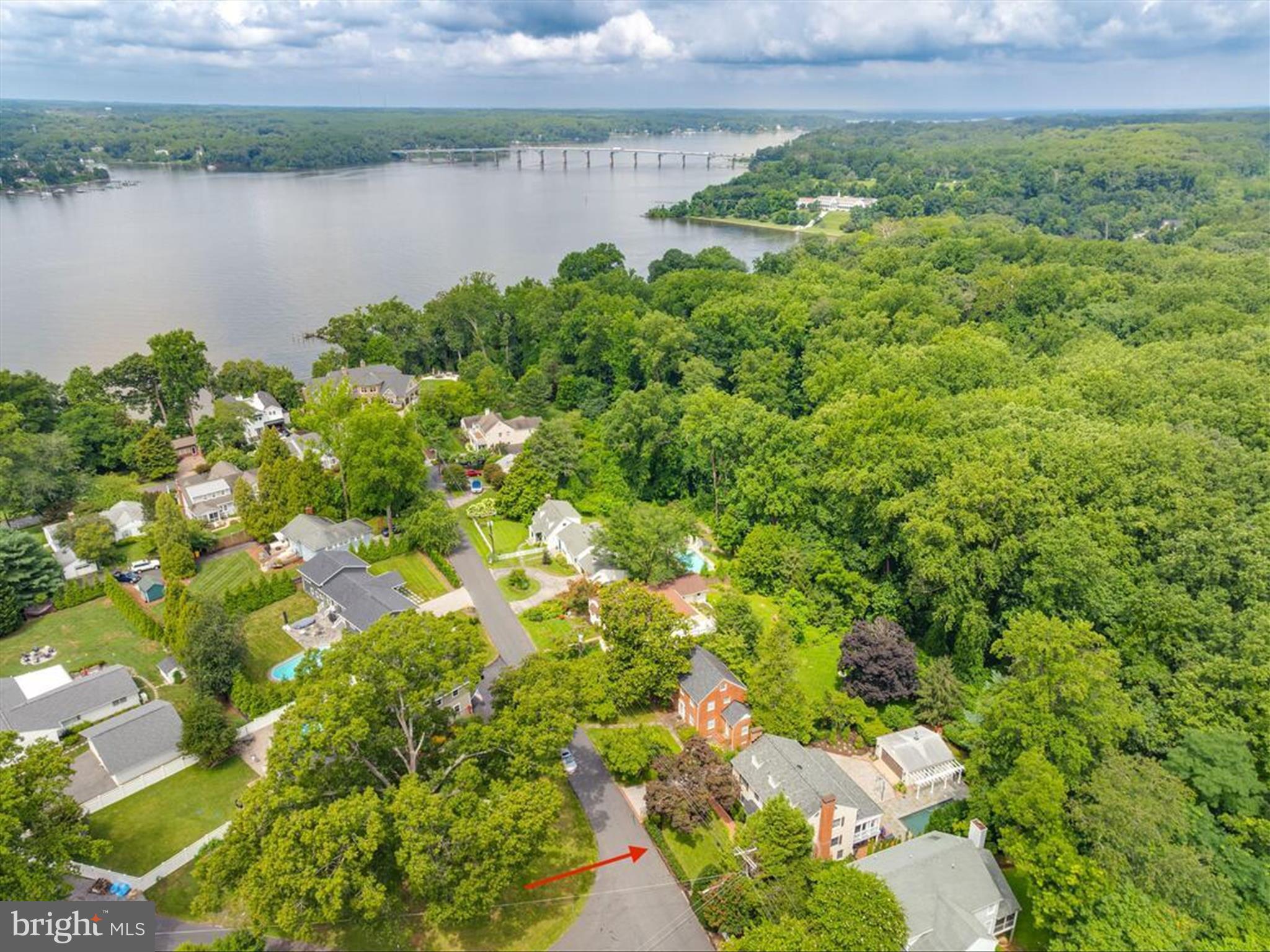 PENDENNIS MOUNT - Residential