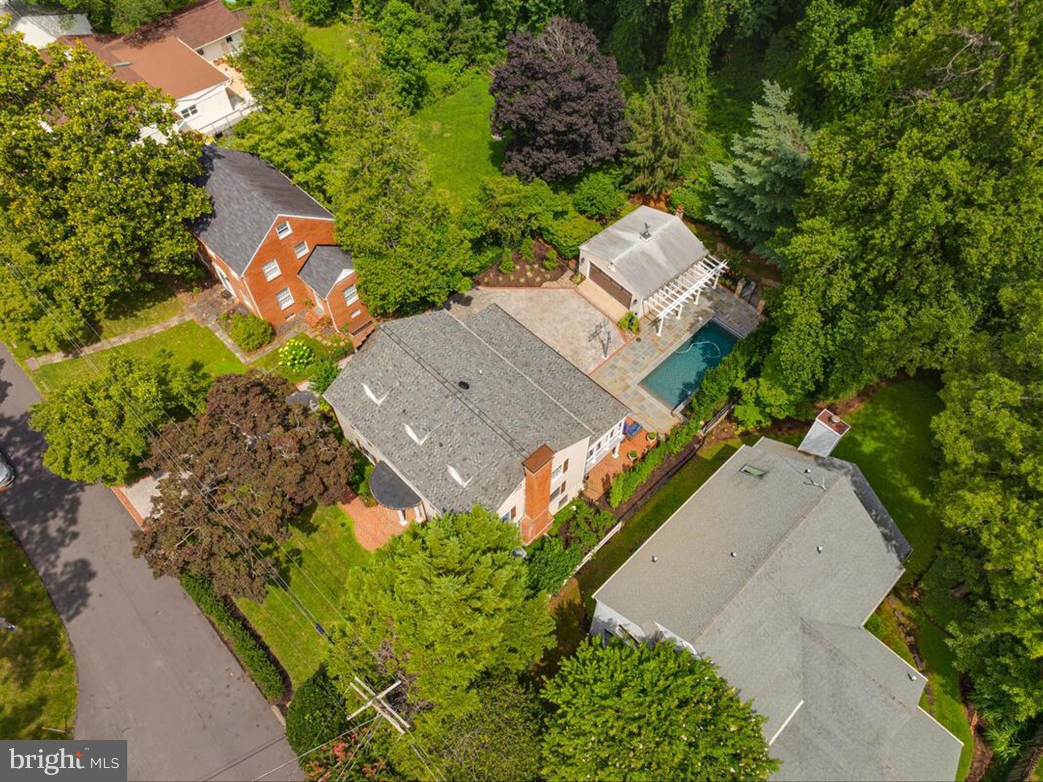 PENDENNIS MOUNT - Residential