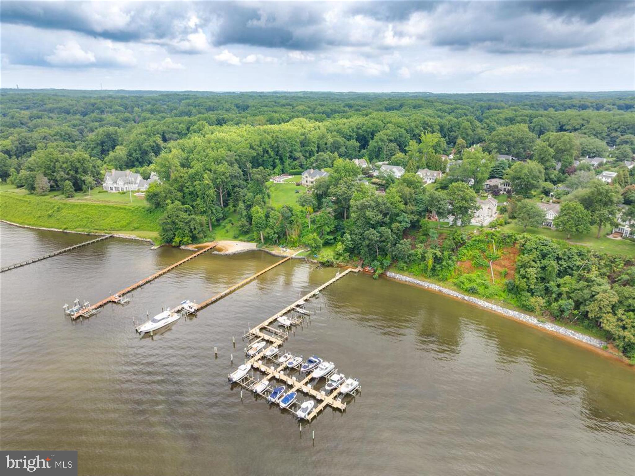 PENDENNIS MOUNT - Residential