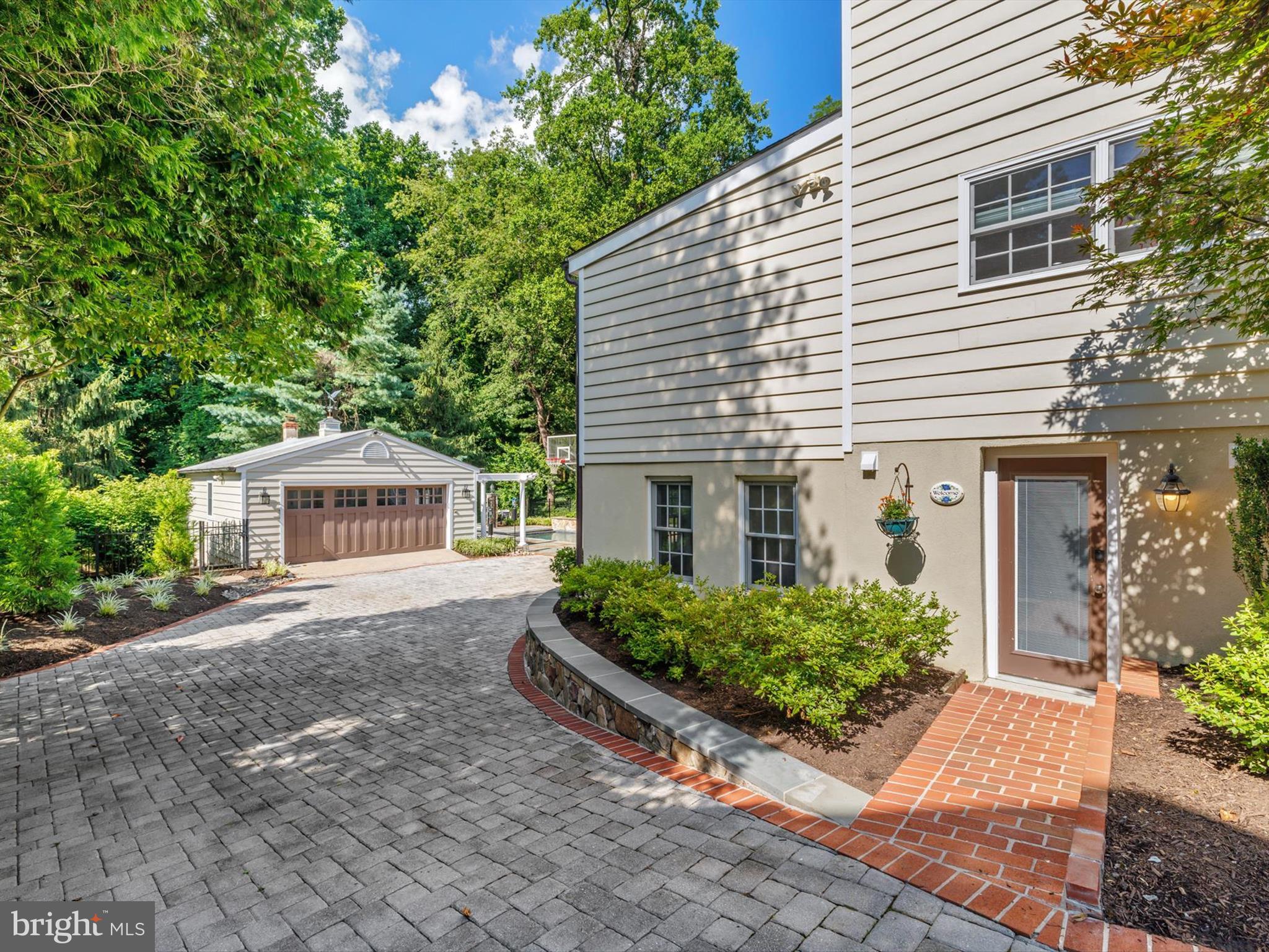 PENDENNIS MOUNT - Residential