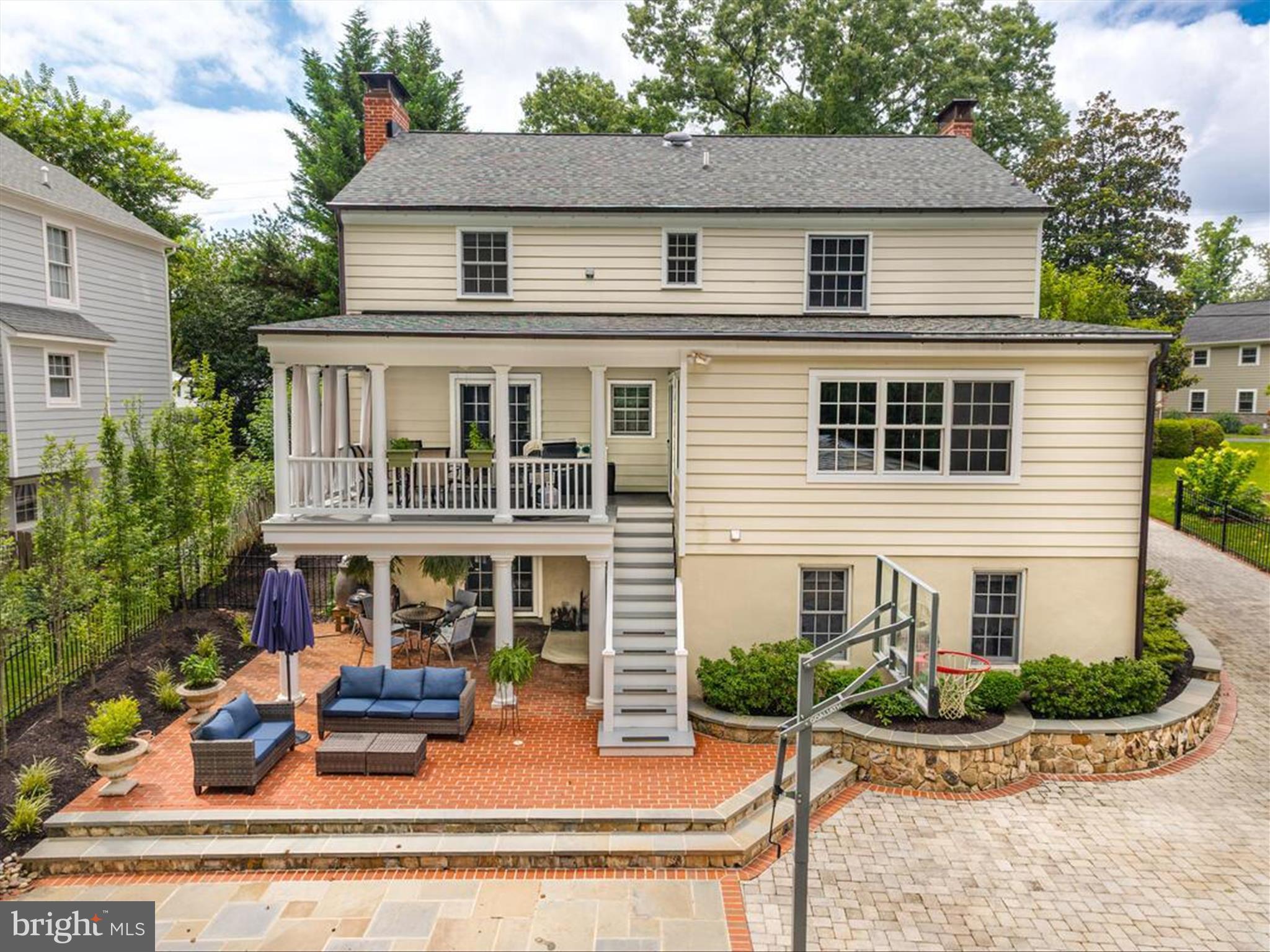 PENDENNIS MOUNT - Residential