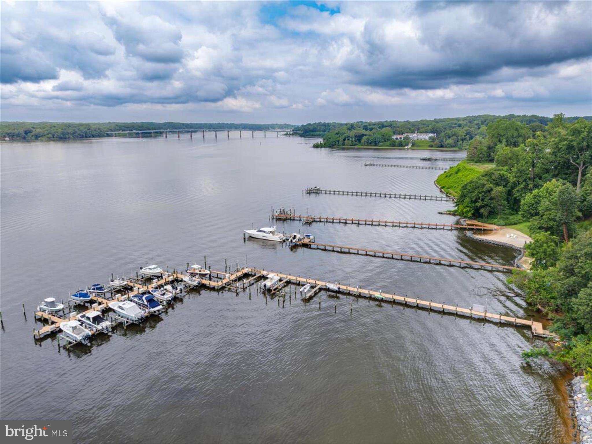 PENDENNIS MOUNT - Residential