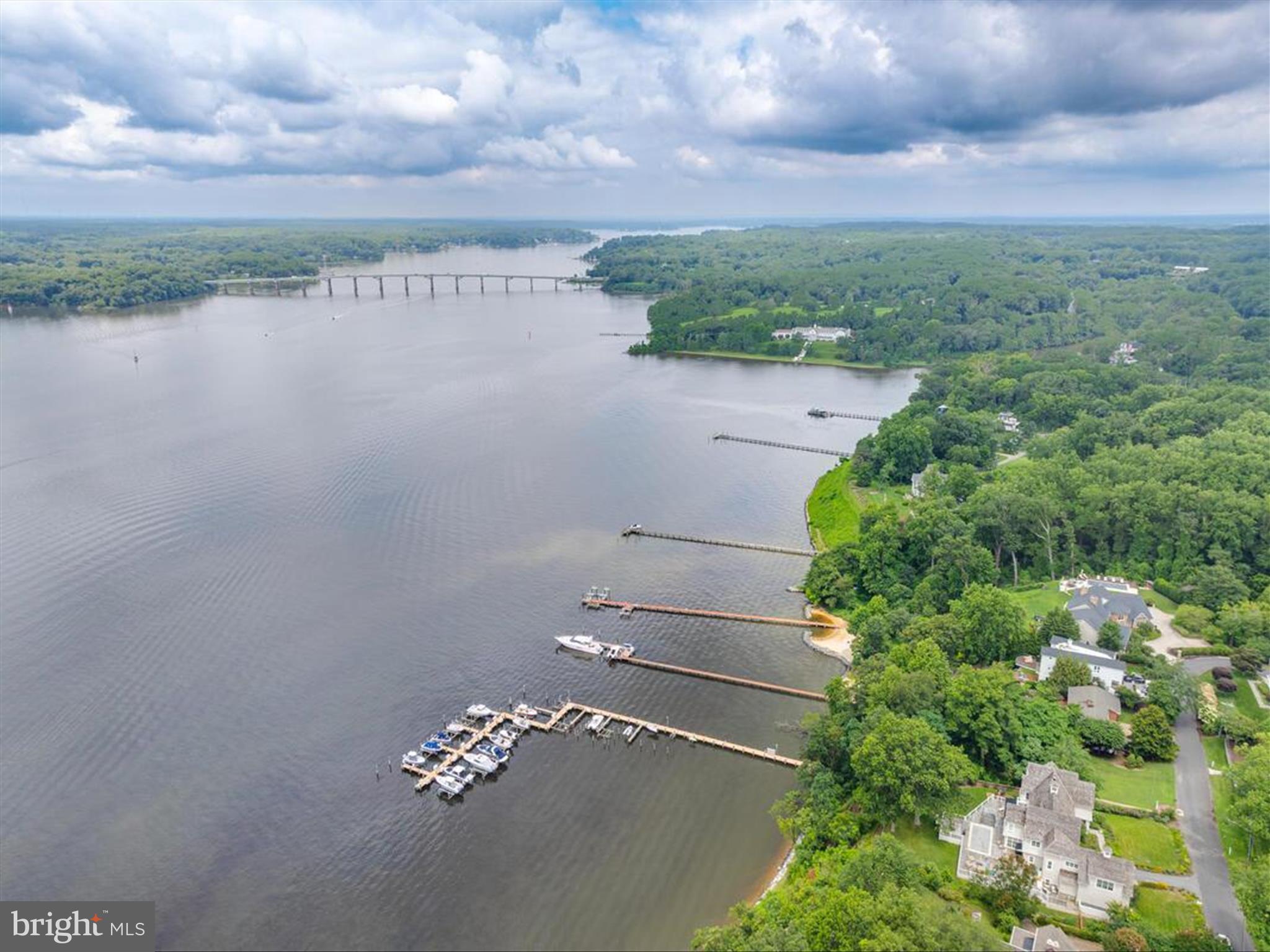 PENDENNIS MOUNT - Residential