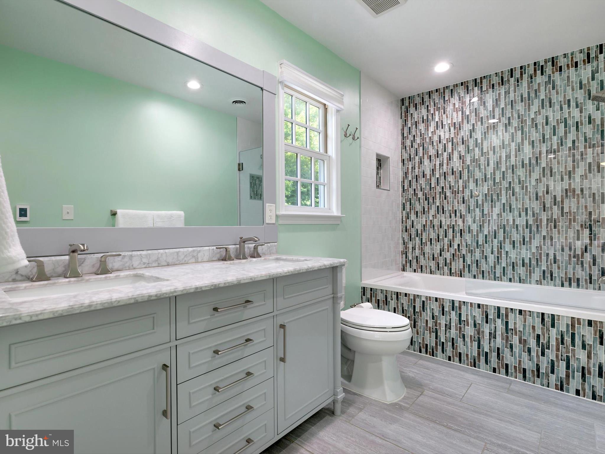 PENDENNIS MOUNT - Residential