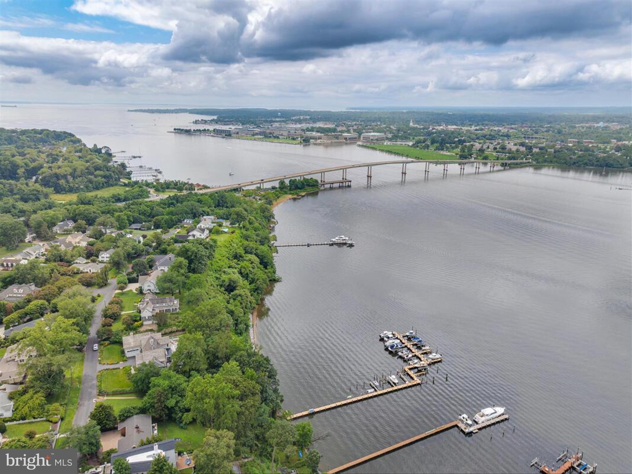 PENDENNIS MOUNT - Residential