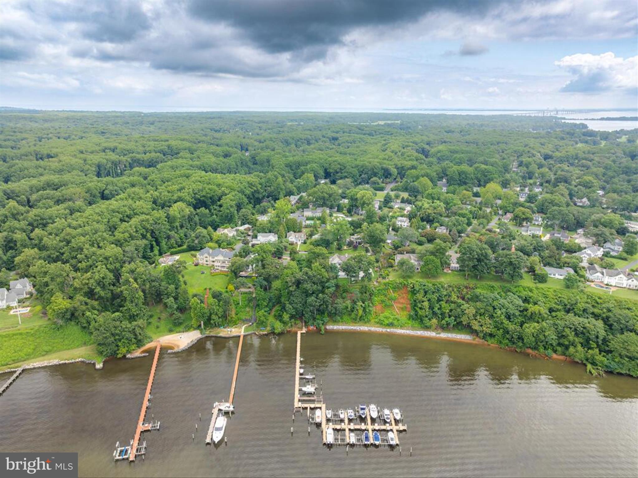 PENDENNIS MOUNT - Residential