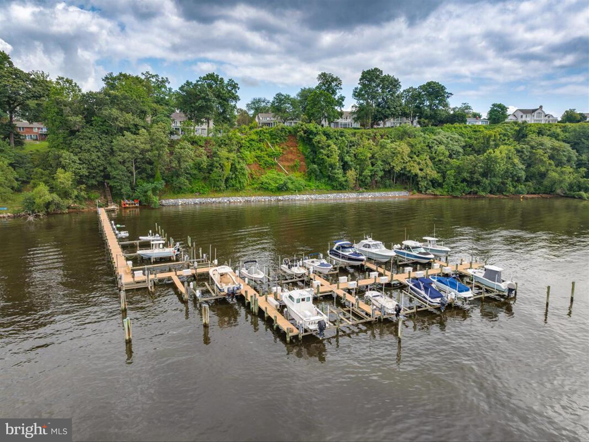 PENDENNIS MOUNT - Residential