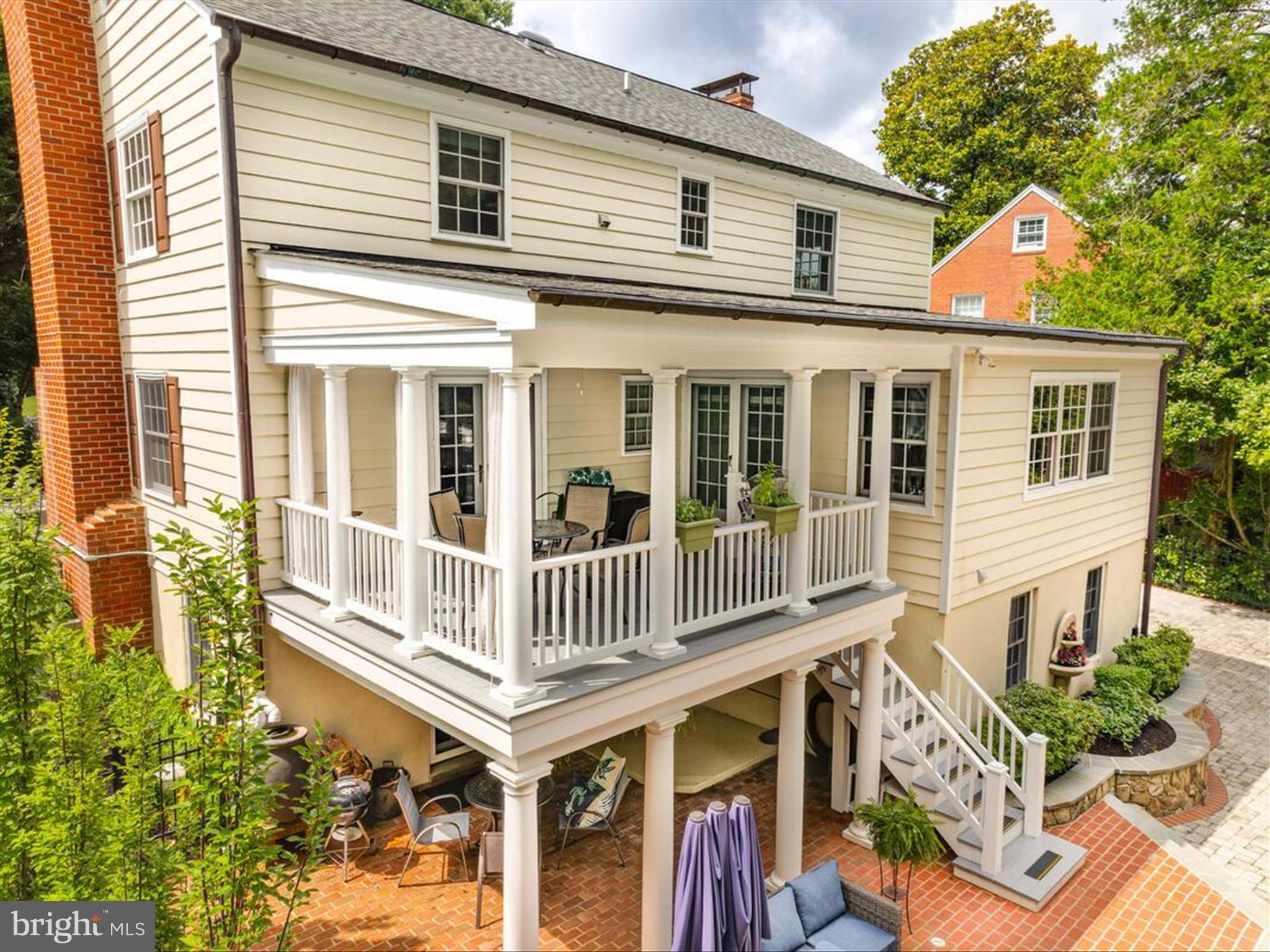 PENDENNIS MOUNT - Residential