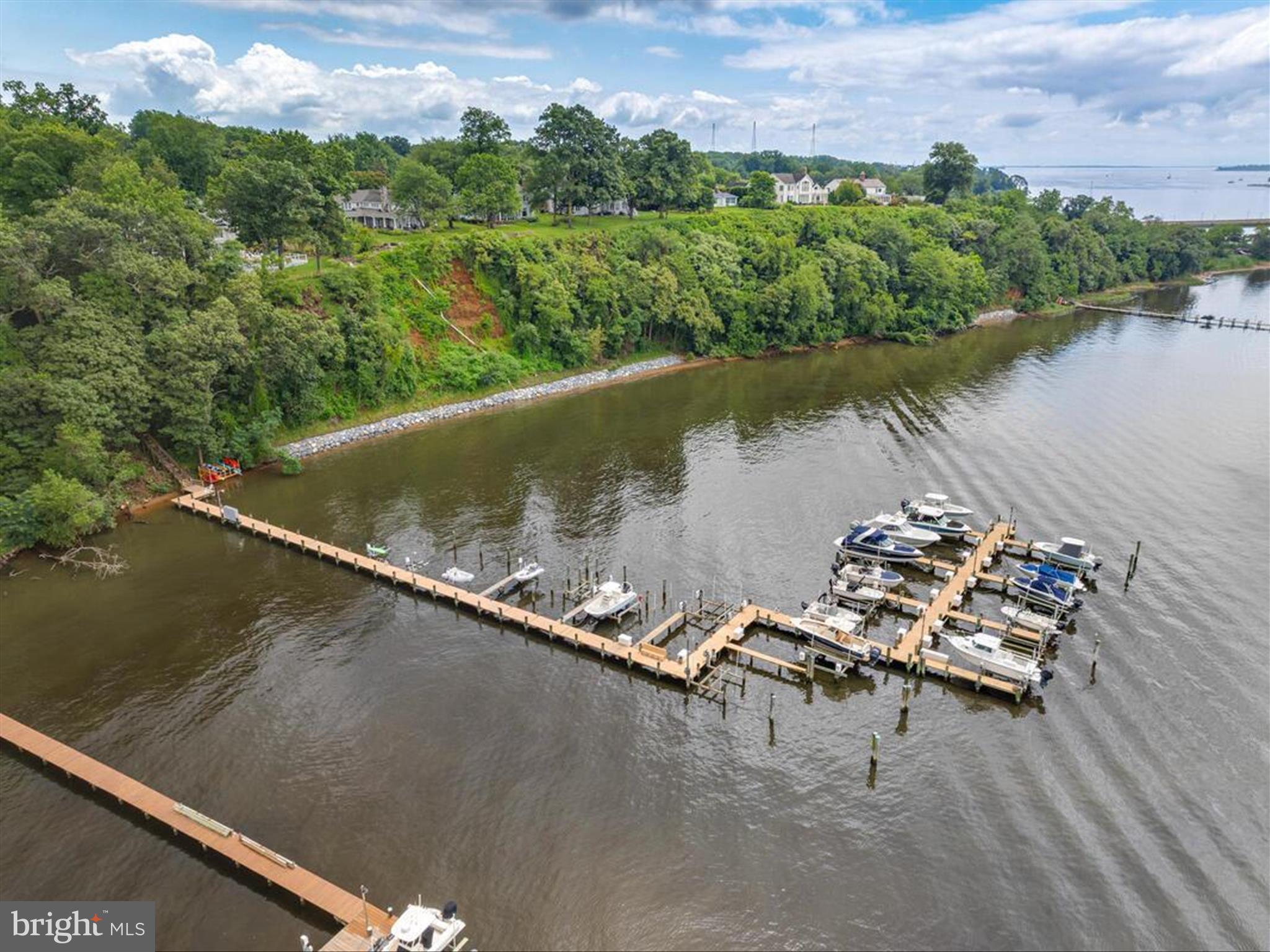 PENDENNIS MOUNT - Residential