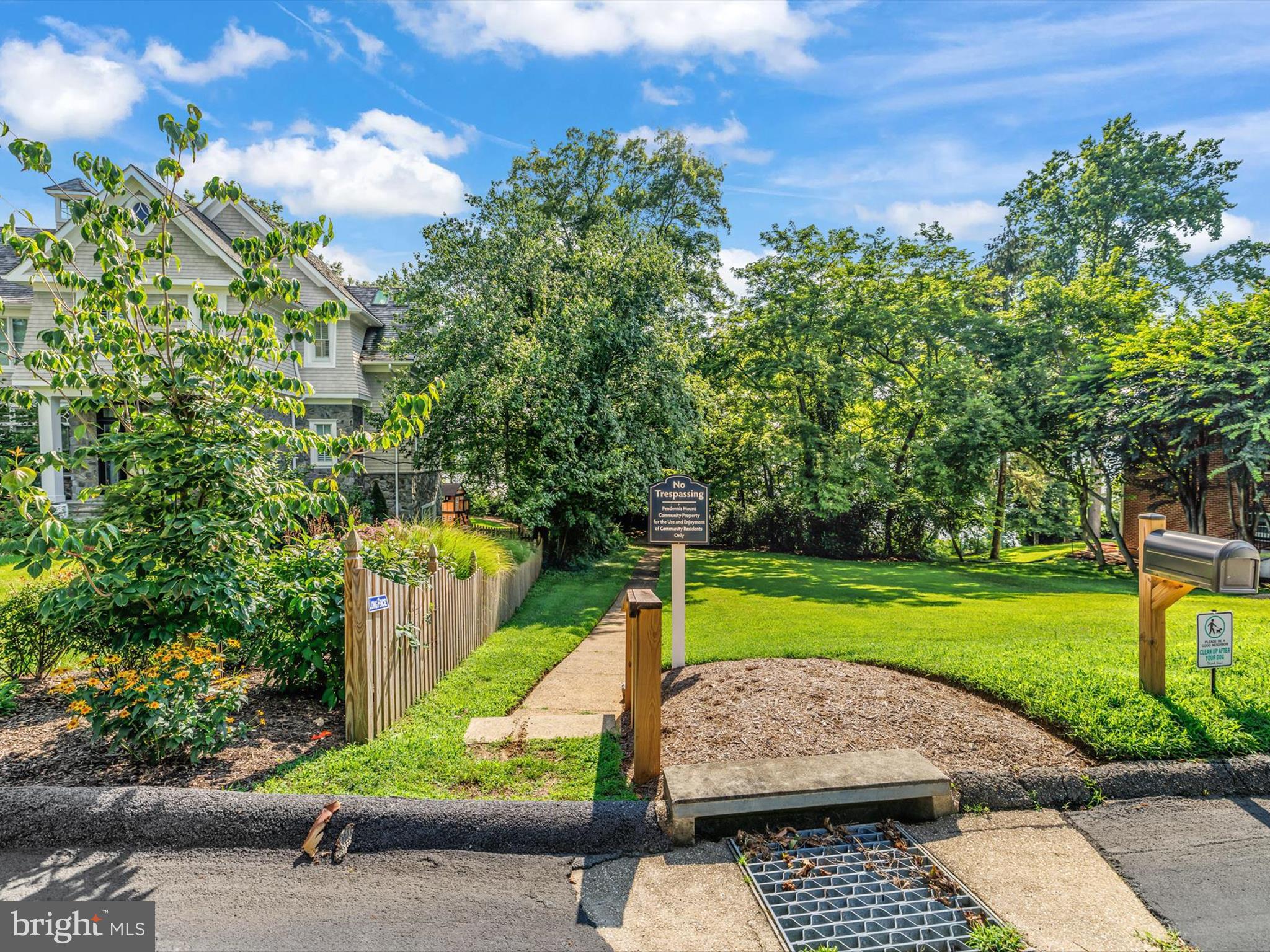 PENDENNIS MOUNT - Residential