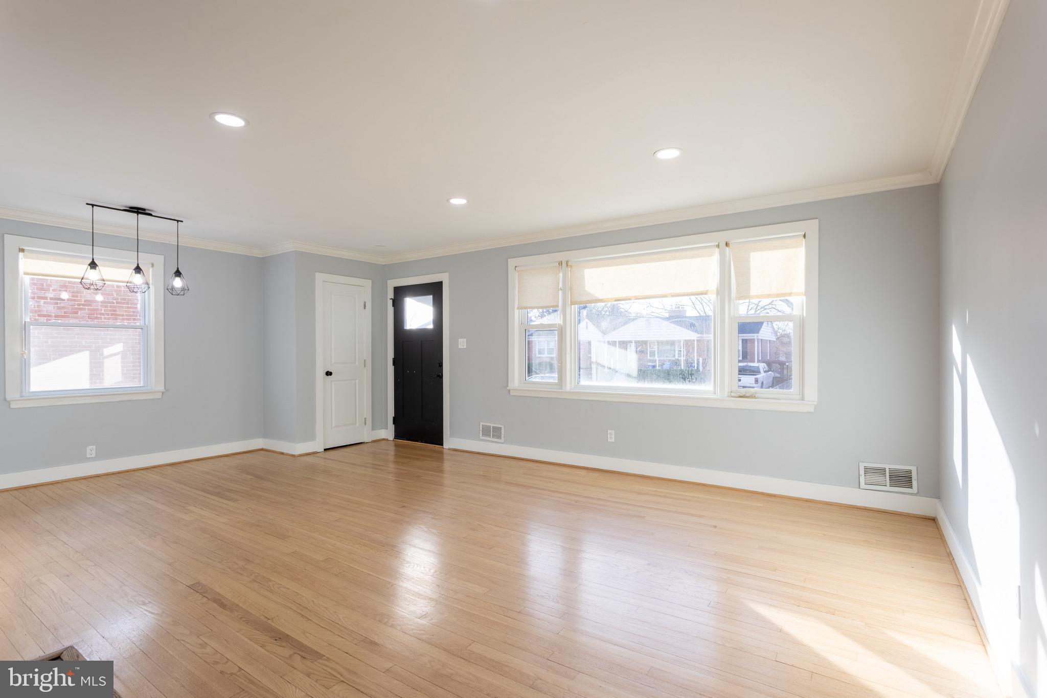 CAMERON HEIGHTS - Residential