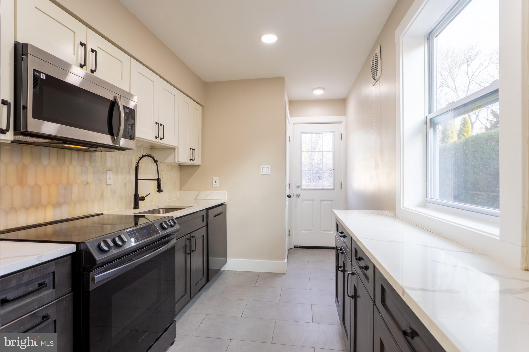 CAMERON HEIGHTS - Residential