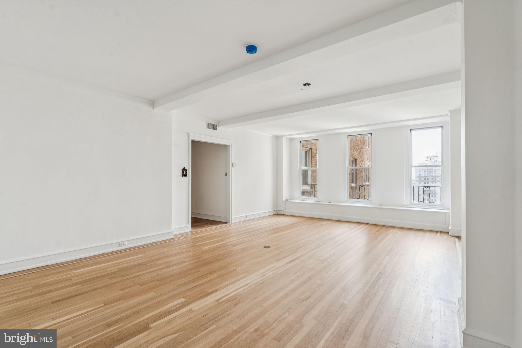 1901 WALNUT STREET 16E