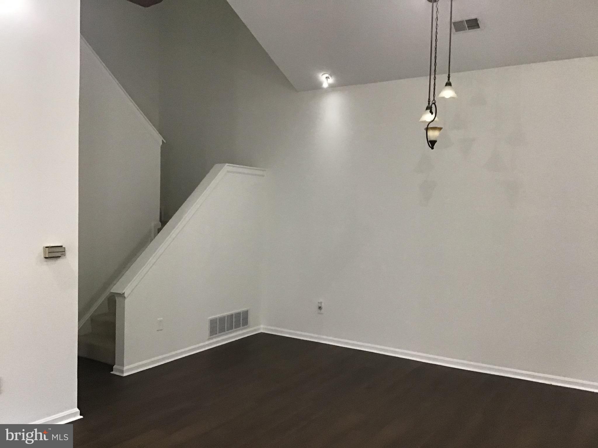 DEVON HILLS - Residential