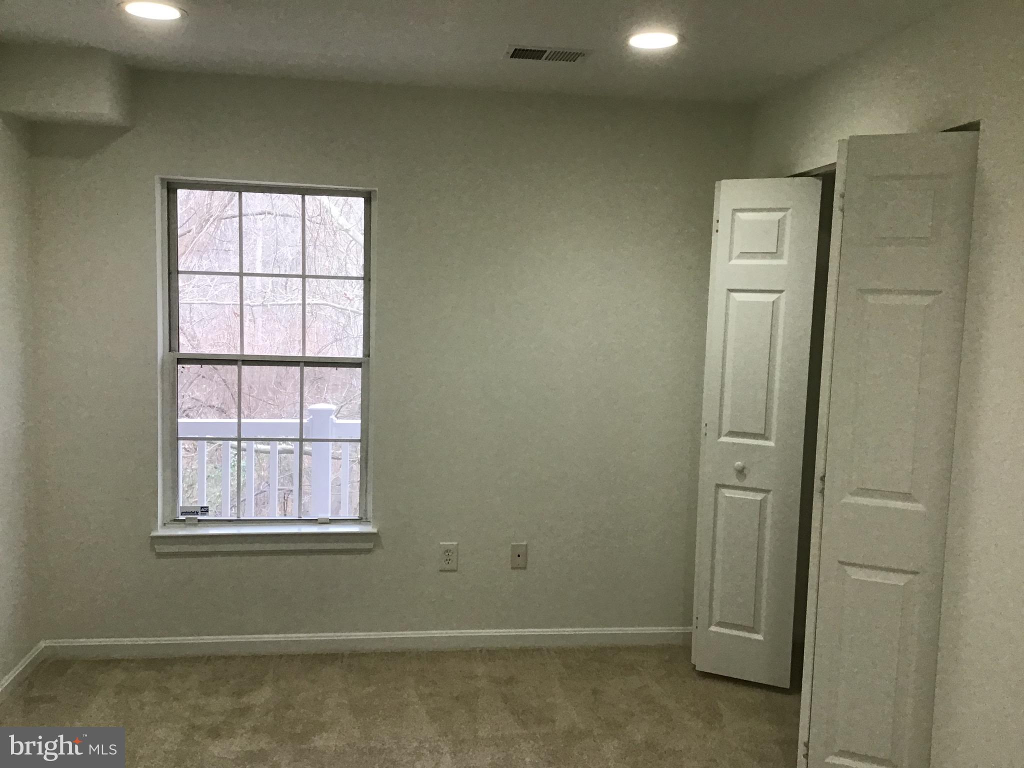 DEVON HILLS - Residential