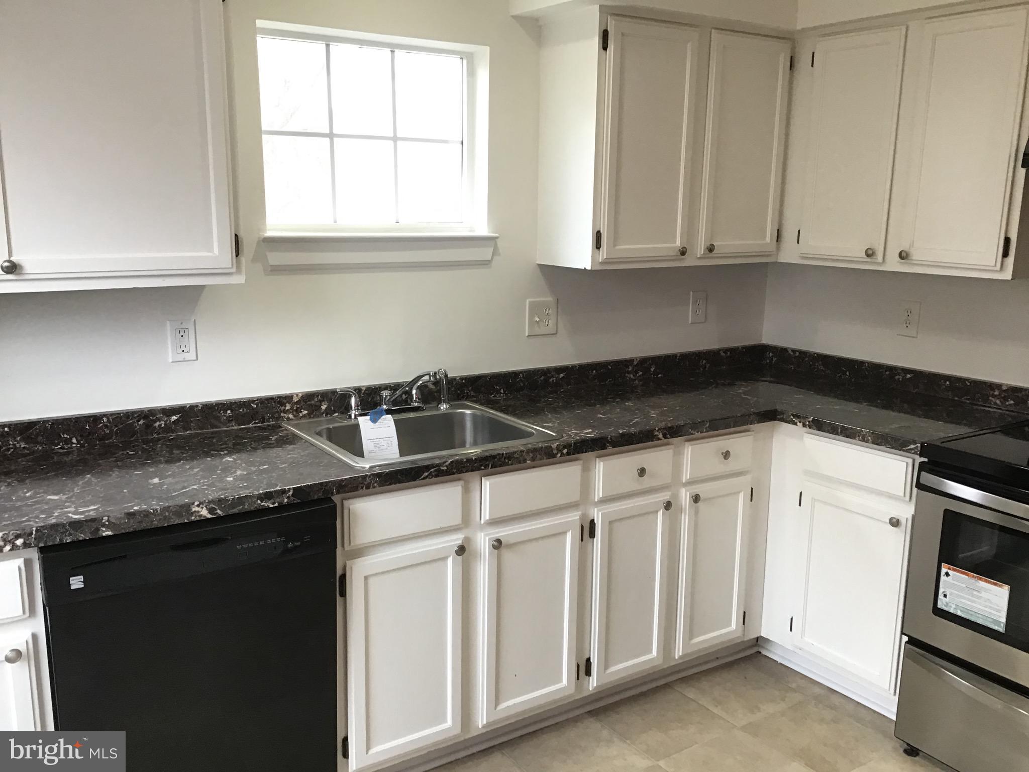 DEVON HILLS - Residential