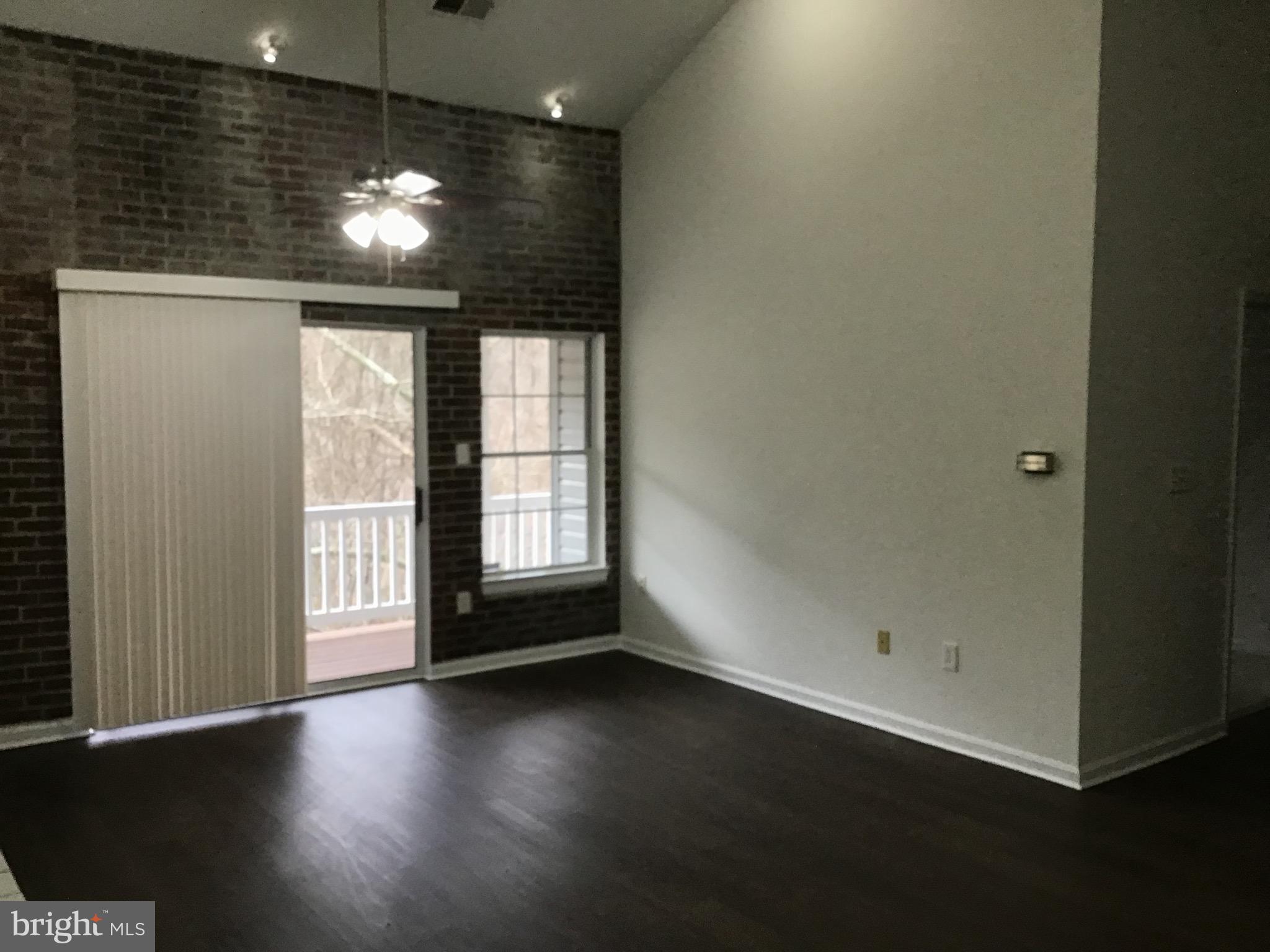 DEVON HILLS - Residential