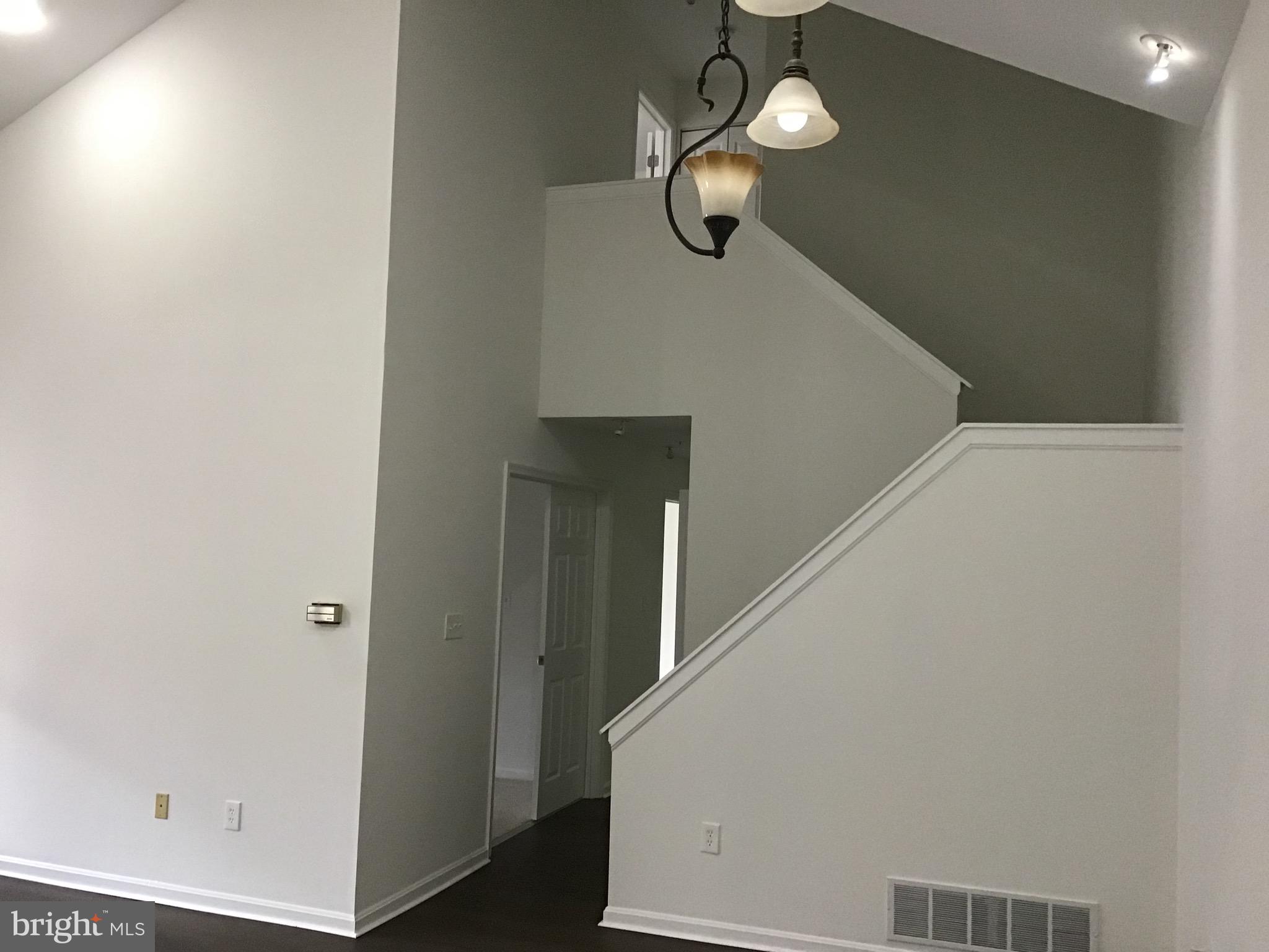 DEVON HILLS - Residential