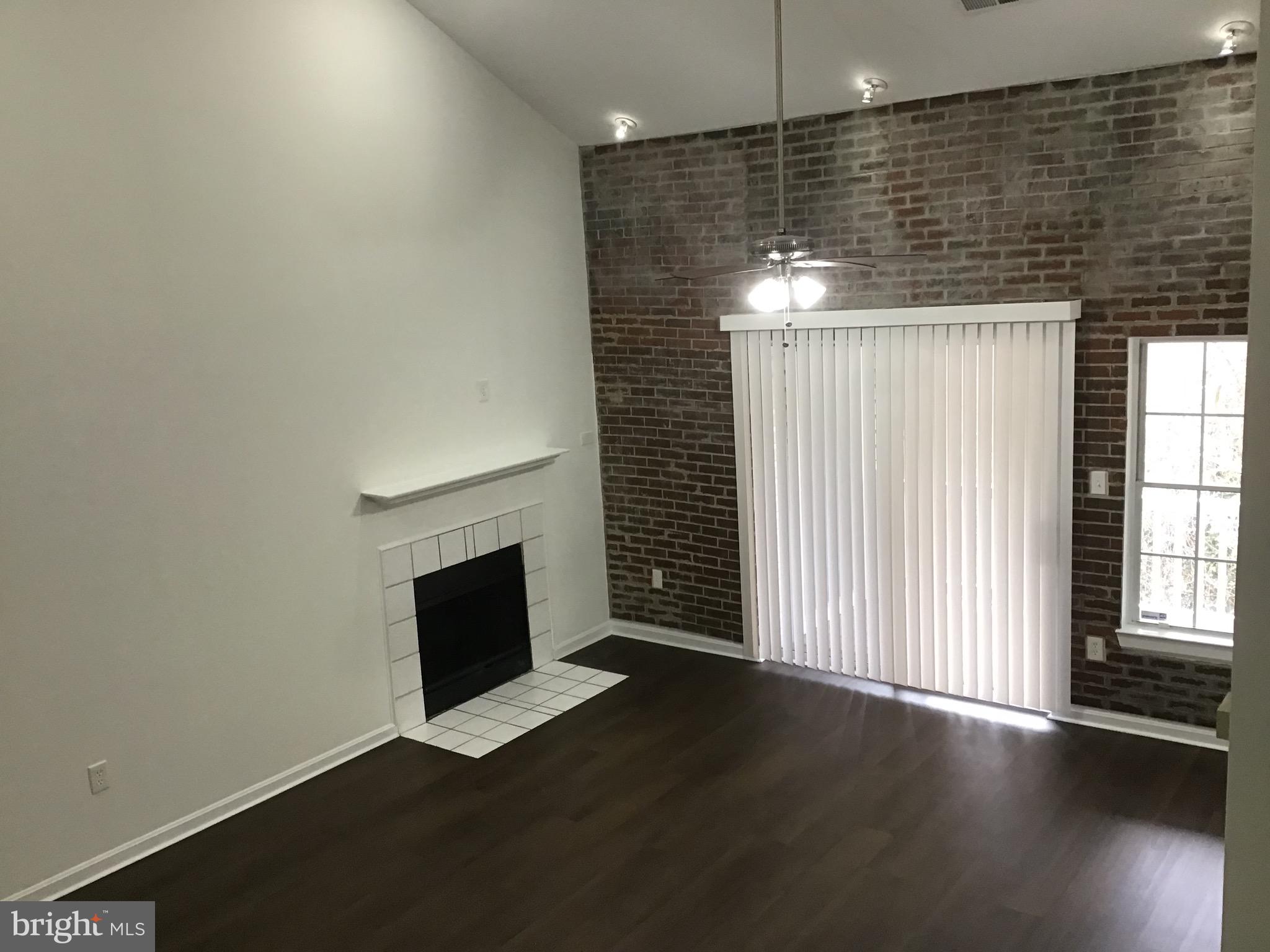 DEVON HILLS - Residential