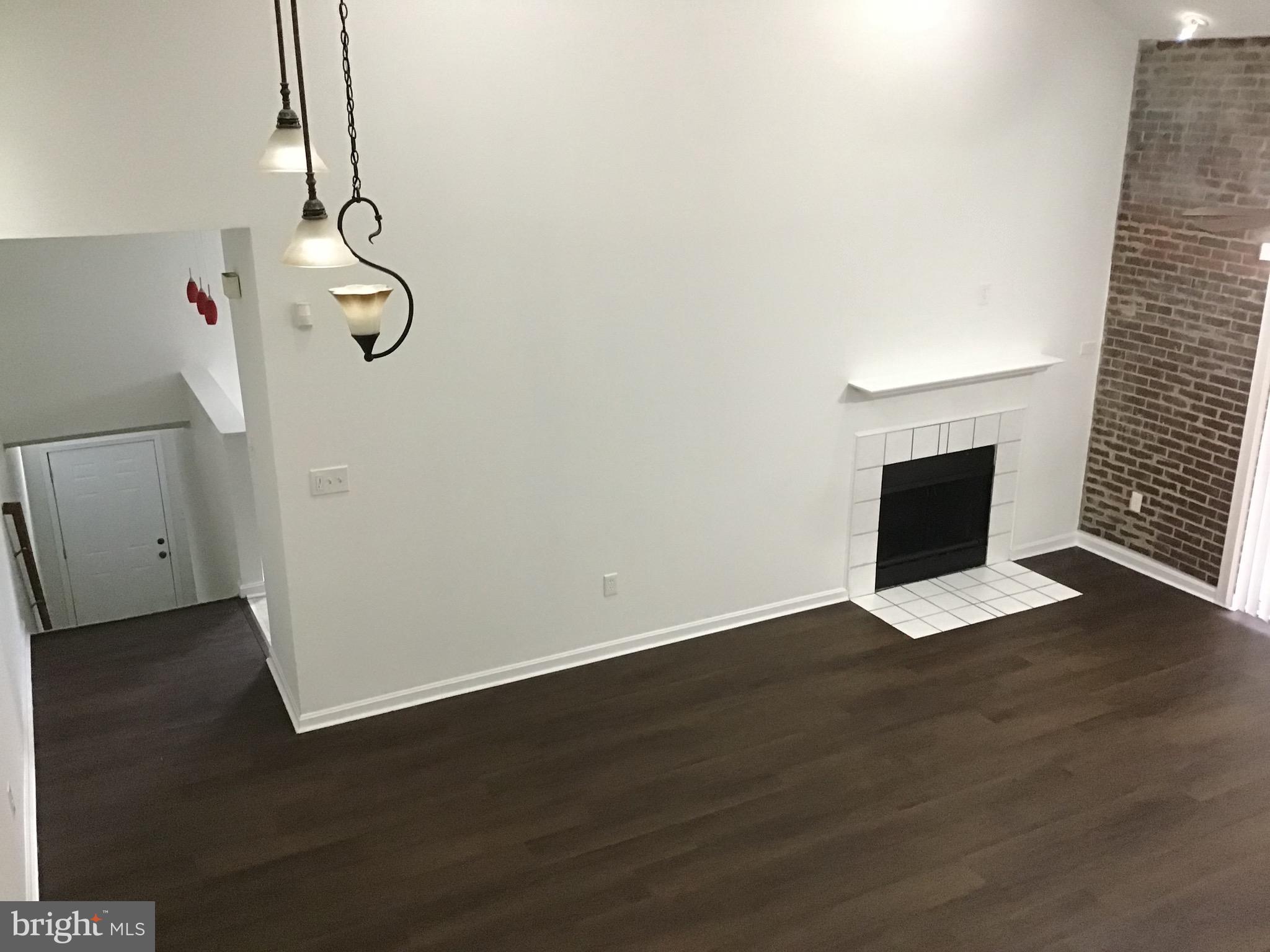 DEVON HILLS - Residential