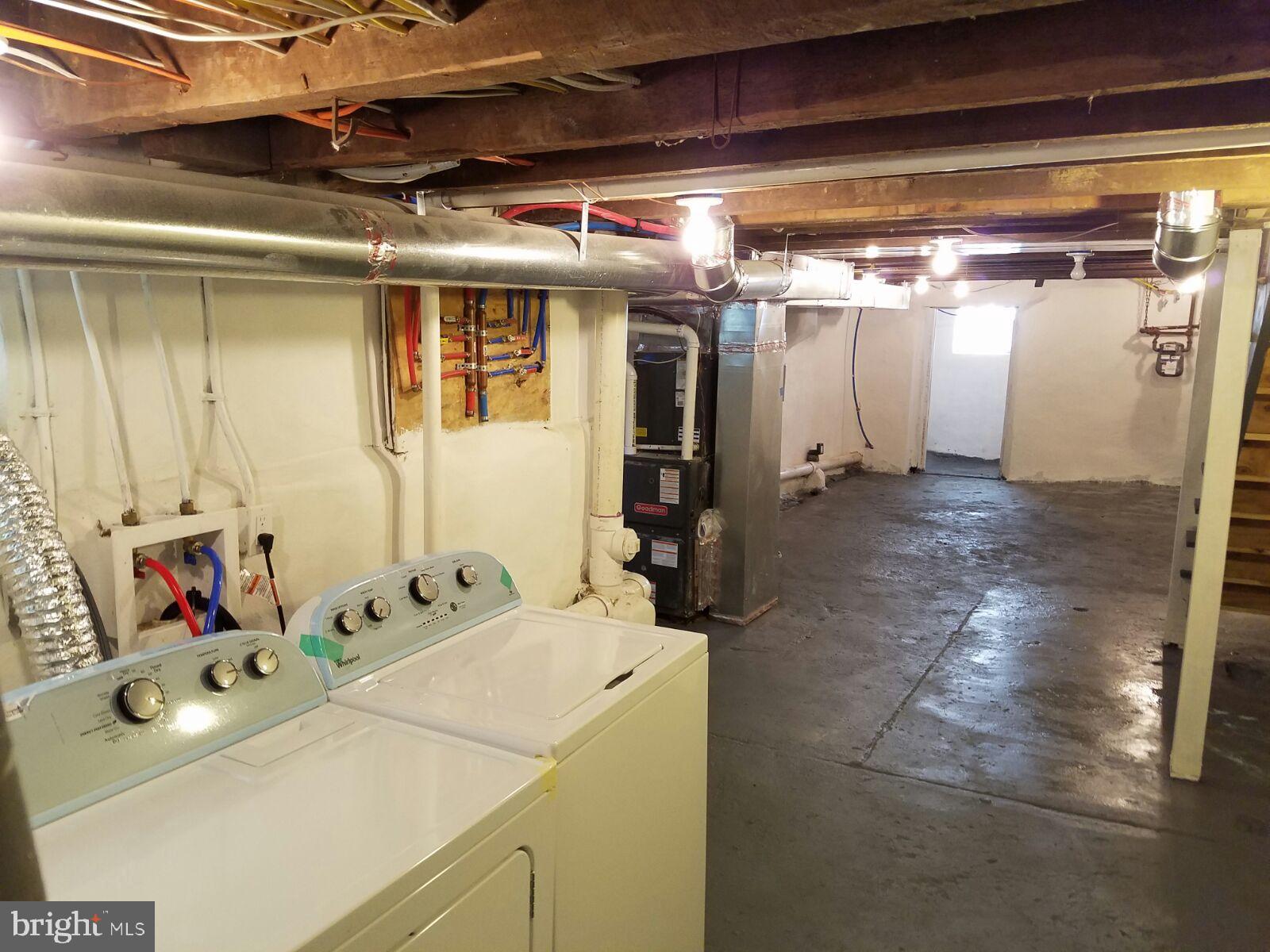 UNIVERSITY CITY - Residential Lease