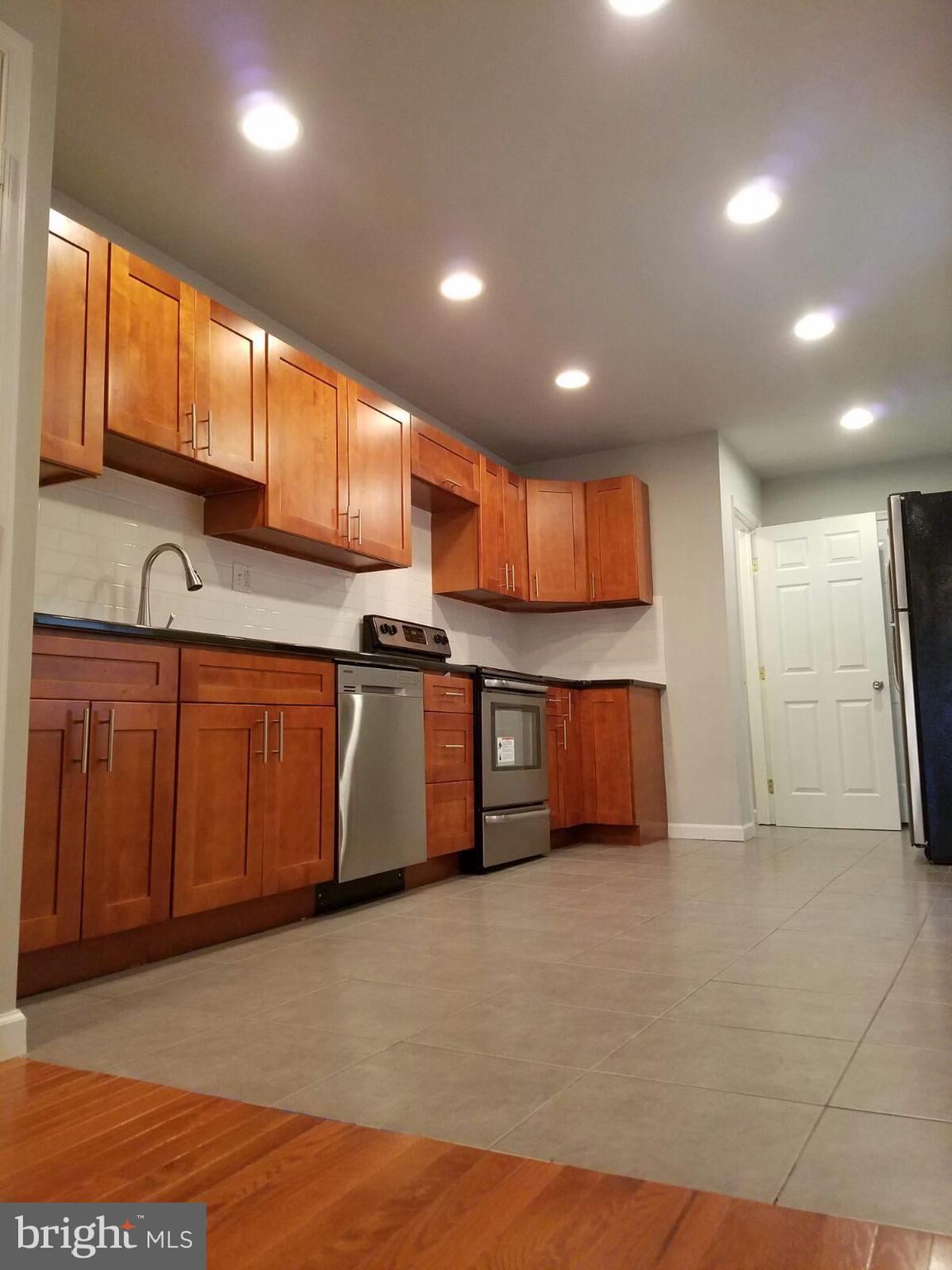 UNIVERSITY CITY - Residential Lease