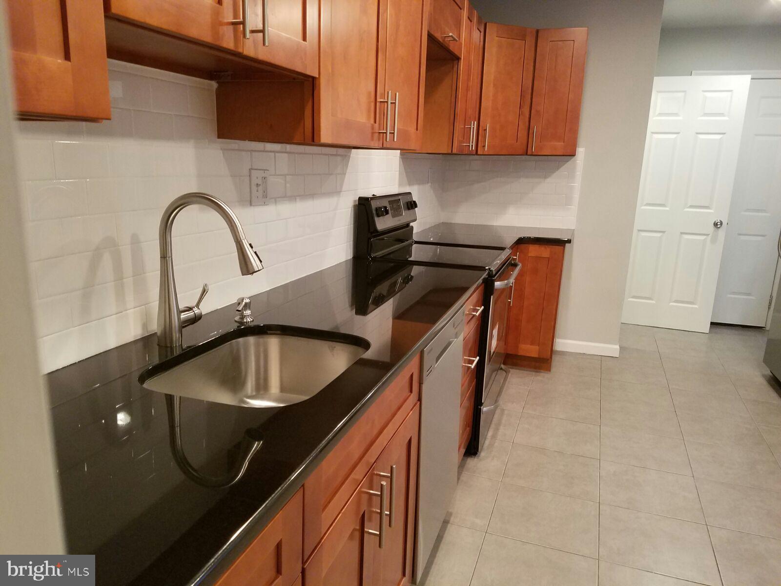 UNIVERSITY CITY - Residential Lease