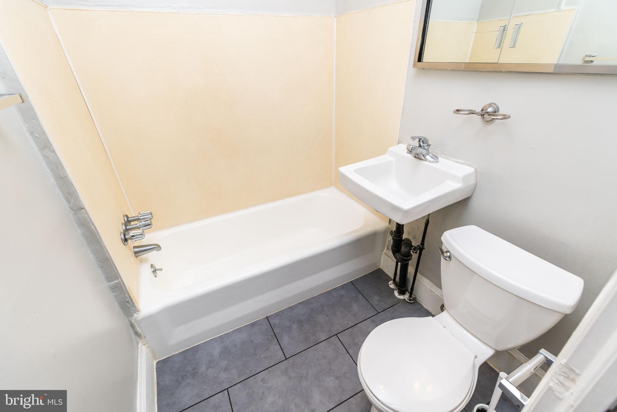 CHARLES VILLAGE - Residential Income